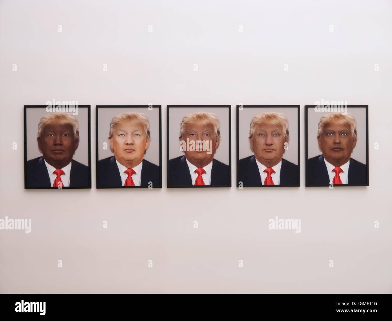Trump comme cinq courses différentes par Nancy Burson - à l'intérieur de la prison, maintenant le musée portugais centre de la photographie à Porto Banque D'Images