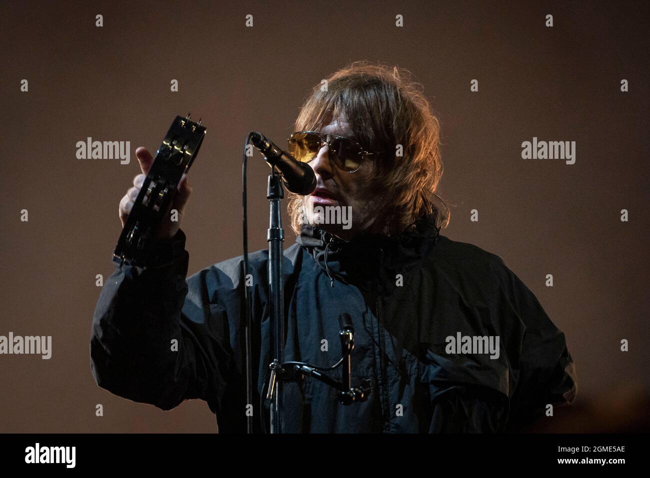 Newport, Ile de Wight, Royaume-Uni, vendredi 17 septembre 2021 Liam Gallagher se produit en direct au festival de l'île de Wight Seaclose Park. Credit: DavidJensen / Empics Entertainment / Alamy Live News Banque D'Images