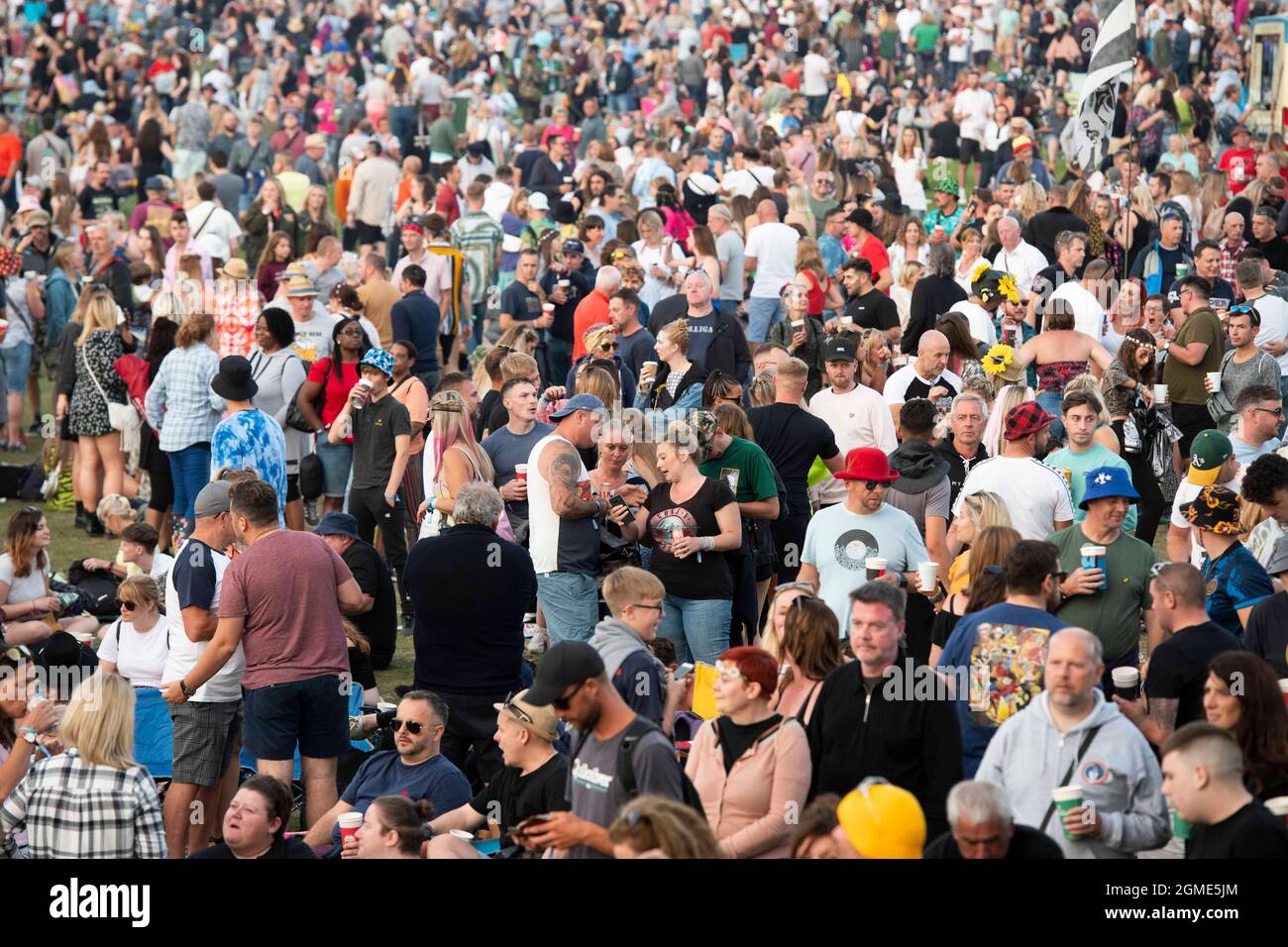 Newport, Ile de Wight, Royaume-Uni, vendredi 17 septembre 2021 vue de la foule MainStage au festival de l'île de Wight Seaclose Park. Credit: DavidJensen / Empics Entertainment / Alamy Live News Banque D'Images