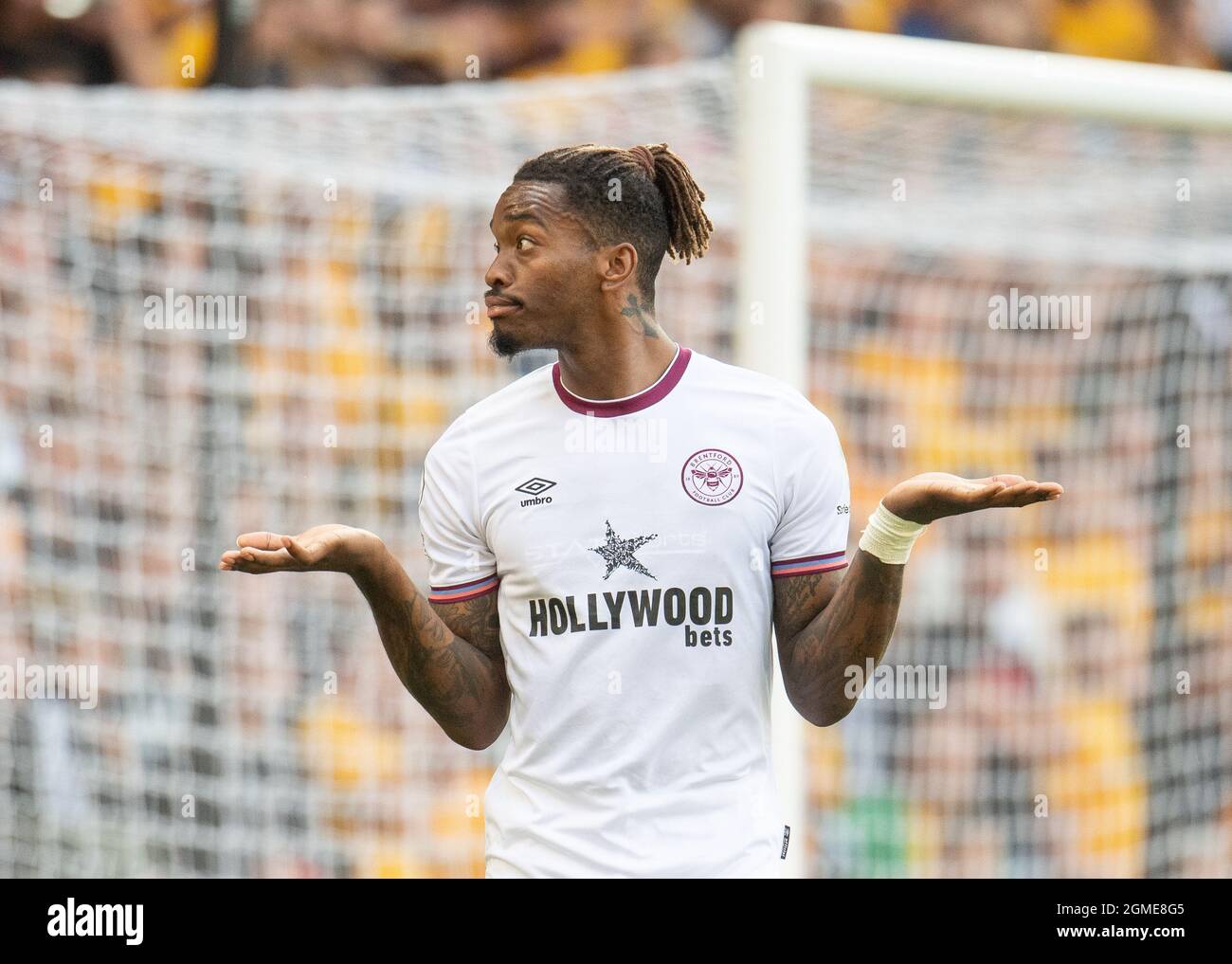Wolverhampton, Royaume-Uni. 18 septembre 2021. Brentford Ivan Toney célèbre son but lors du match de la Premier League entre Wolverhampton Wanderers et Brentford à Molineux, Wolverhampton, Angleterre, le 18 septembre 2021. Photo par Andrew Aleksiejczuk/Prime Media Images. Crédit : Prime Media Images/Alamy Live News Banque D'Images