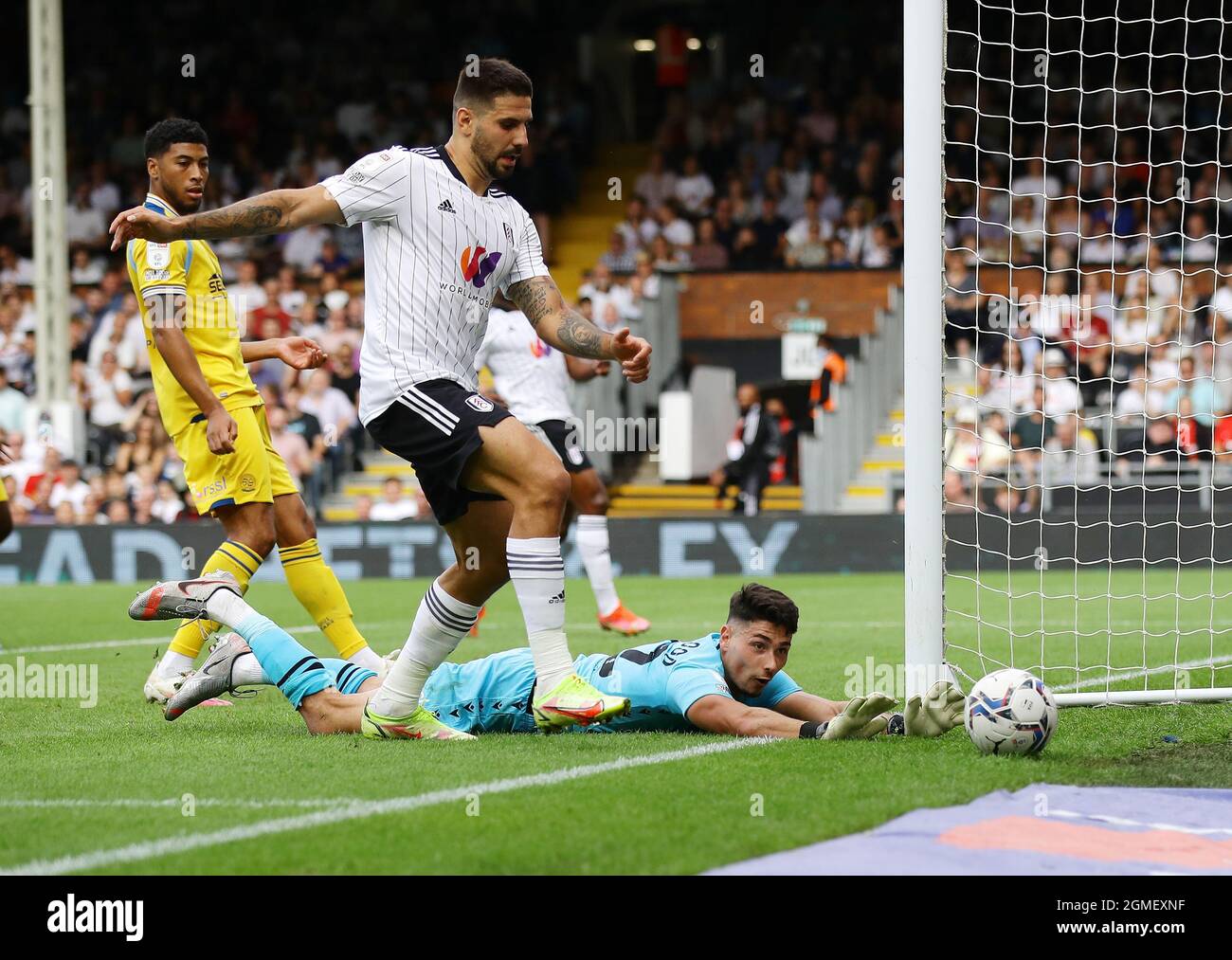 Londres, Angleterre, 18 septembre 2021. Luke Southwood of Reading fait des économies lors du match de championnat Sky Bet à Craven Cottage, Londres. Le crédit photo devrait se lire: David Klein / Sportimage Banque D'Images