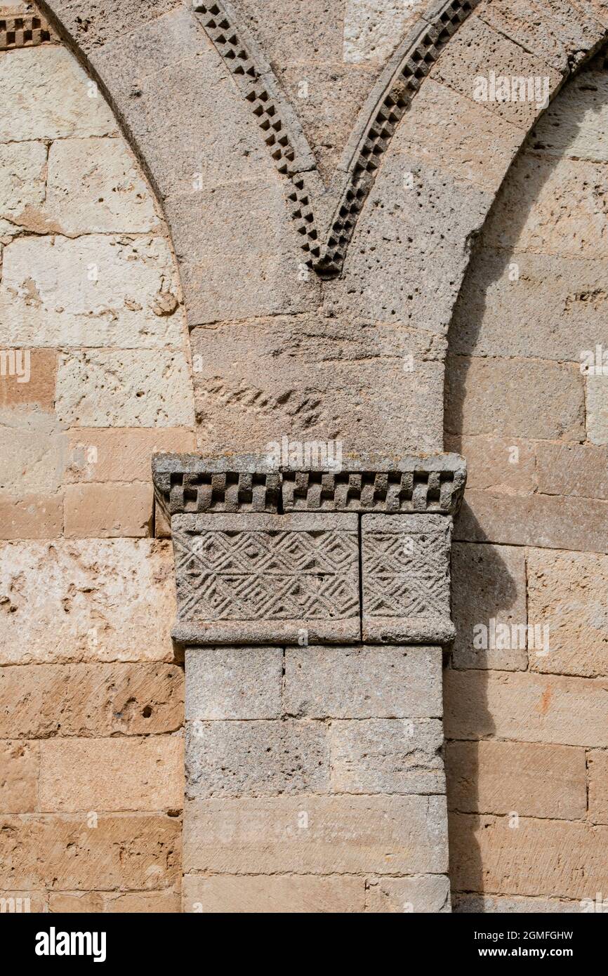 Hermitage de Nuestra Señora del Valle, temple ogival roman d'influence byzantine, XIIe siècle, Burgos, Espagne. Banque D'Images