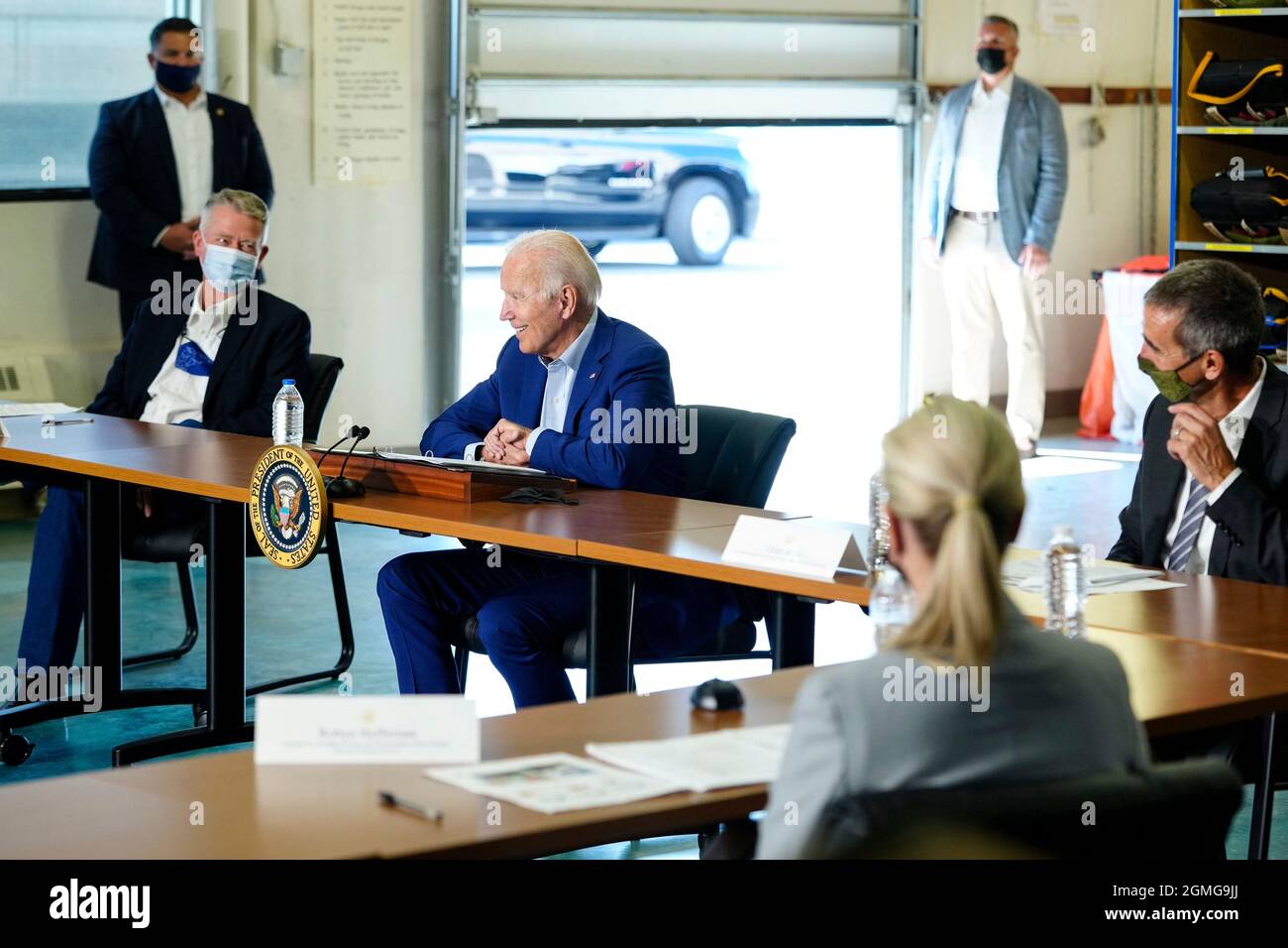 Joe Biden, président des États-Unis, lors d'une réunion d'information sur les incendies de forêt au National Interagency Fire Center le 13 septembre 2021 à Boise, Idaho. Crédit : Adam Schultz/White House photo/Alay Live News Banque D'Images