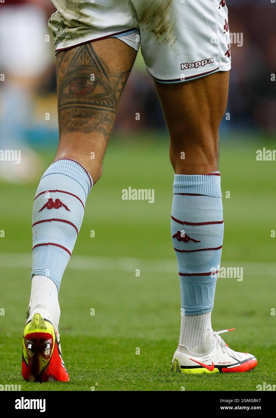 Birmingham, Angleterre, le 18 septembre 2021. Un tatouage sur la jambe de Tyrone Mings de Aston Villa pendant le match de Premier League à Villa Park, Birmingham. Le crédit photo doit être lu : Darren Staples / Sportimage Banque D'Images