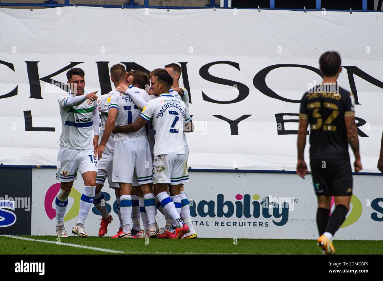 BIRKENHEAD, ROYAUME-UNI. 18 SEPT les joueurs de Tranmere célèbrent leur deuxième but lors du match Sky Bet League 2 entre Tranmere Rovers et Salford City au parc de Prenton, à Birkenhead, le samedi 18 septembre 2021. (Credit: Ian Charles | MI News) Credit: MI News & Sport /Alay Live News Banque D'Images