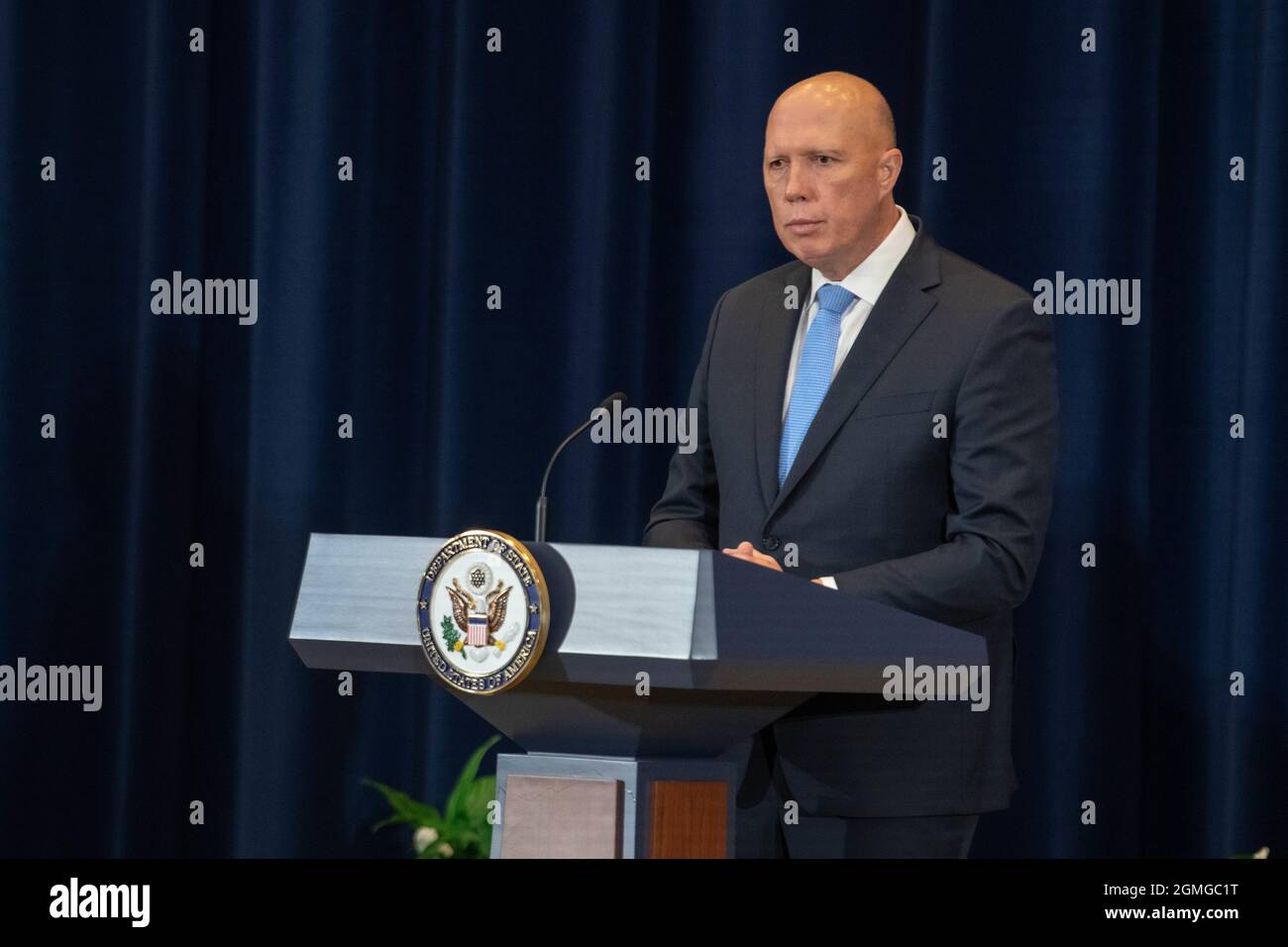 Le ministre australien de la Défense, Peter Dutton, répond à une question lors d'une conférence de presse conjointe avec ses homologues américains au département d'État le 16 septembre 2021 à Washington, DC. Crédit : SSTGT. Sgt. Jack Sanders/DOD/Alamy Live News Banque D'Images