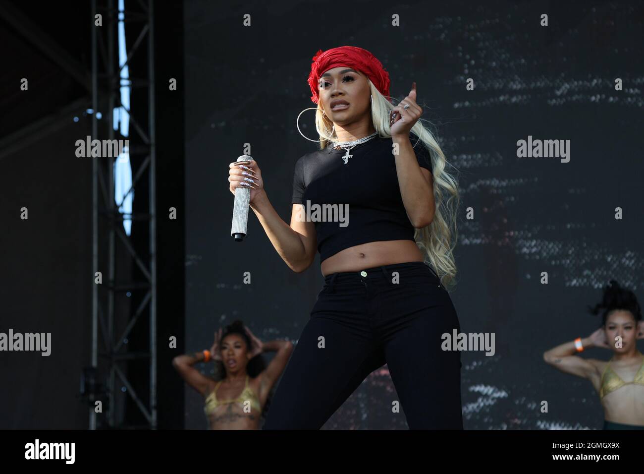 Las Vegas, États-Unis. 18 septembre 2021. L'artiste du hip-hop Sahletie se produit sur scène lors des concerts de jour du iHeartRadio Music Festival à Area15 à Las Vegas, Nevada, le samedi 18 septembre 2021. Photo de James Atoa/UPI crédit: UPI/Alay Live News Banque D'Images