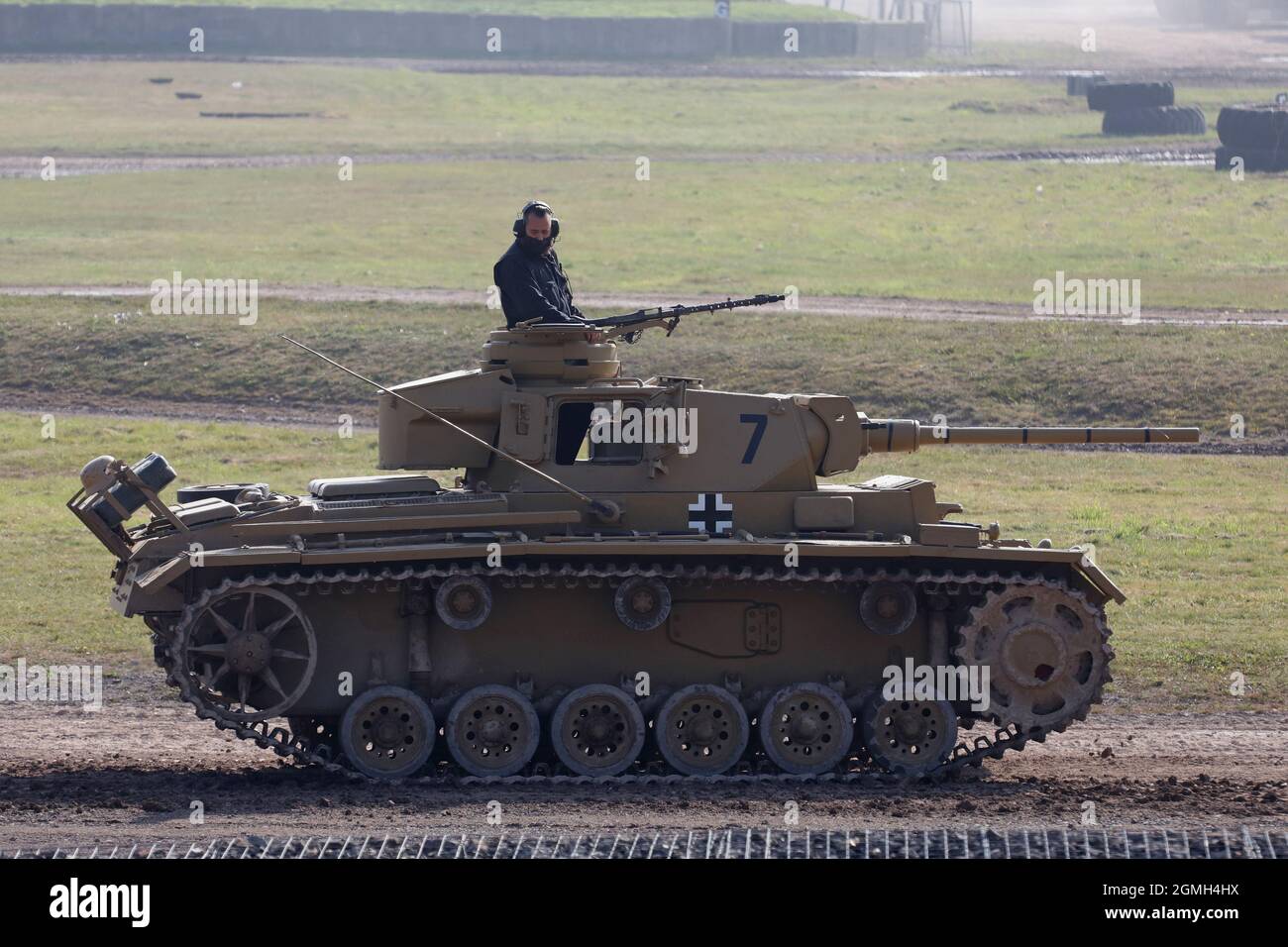 Le char Panzer III WW2 en action lors d'une démonstration au Bovington Tank Museum, Dorset, Royaume-Uni Banque D'Images