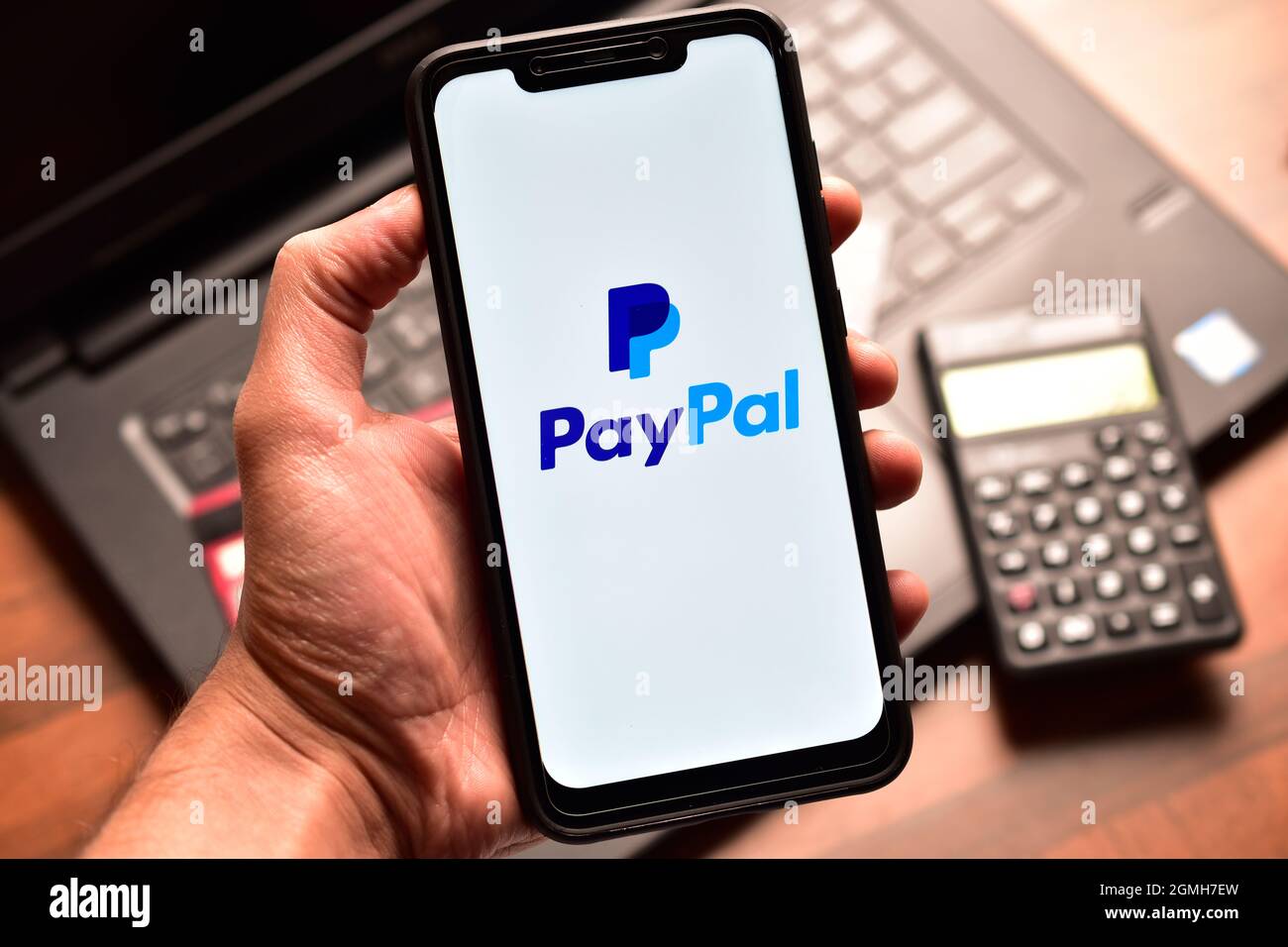 New Delhi, Inde, 14 décembre 2019 :- logo PayPal sur smartphone, plateforme de paiement électronique Banque D'Images