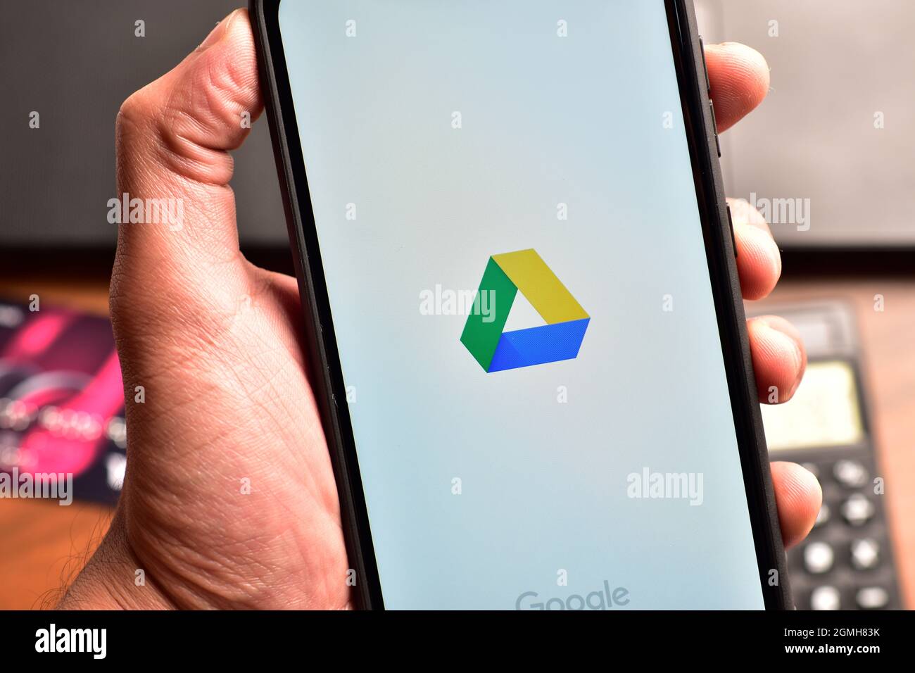 New Delhi, Inde - 22 décembre 2019 : logo Google Drive sur smartphone, Google Drive utilisé pour stocker la sauvegarde Banque D'Images