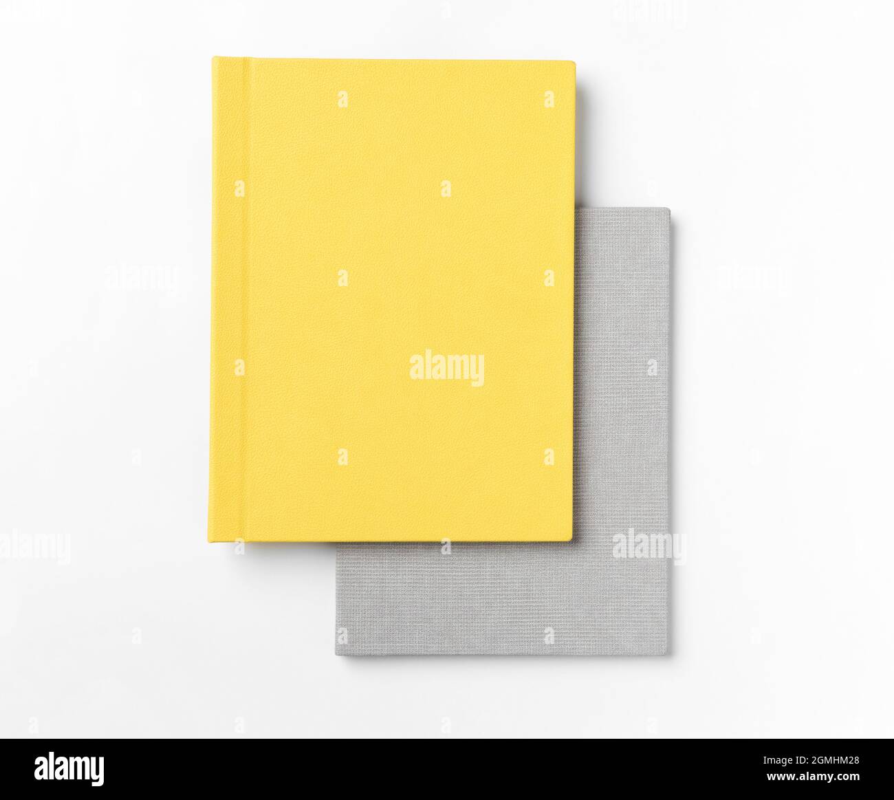 Livres de couverture rigide en pile, isolés sur fond blanc. Vue de dessus Banque D'Images