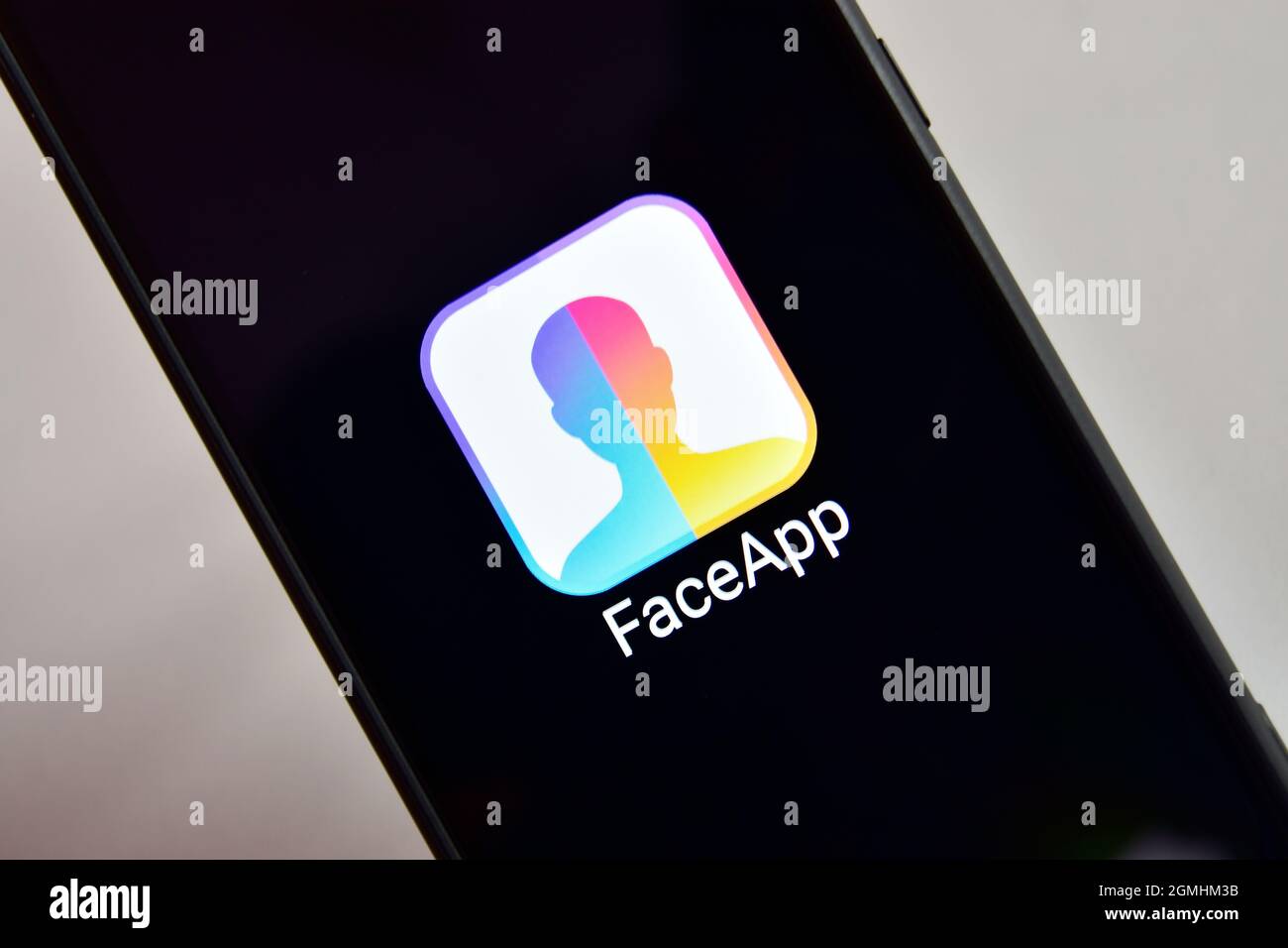 New Delhi, Inde, 8 janvier 2020 :- logo de Faceapp sur smartphone Banque D'Images