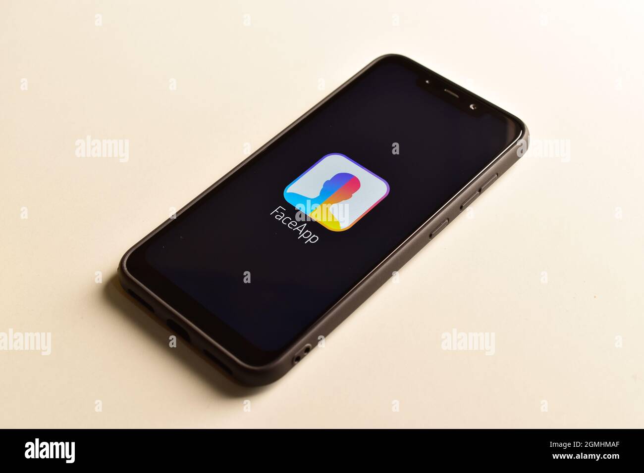 New Delhi, Inde, 8 janvier 2020 :- logo de Faceapp sur smartphone Banque D'Images