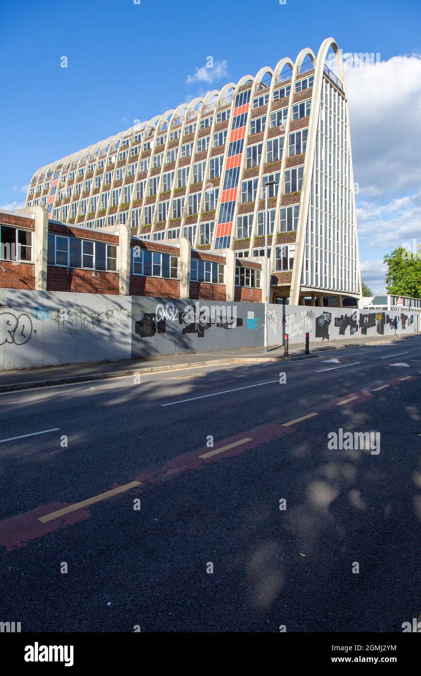 Le bâtiment Hollings de grade II ou le toast rack, qui faisait autrefois partie de l'université métropolitaine de Manchester, avant le réaménagement. Manchester, Royaume-Uni Banque D'Images