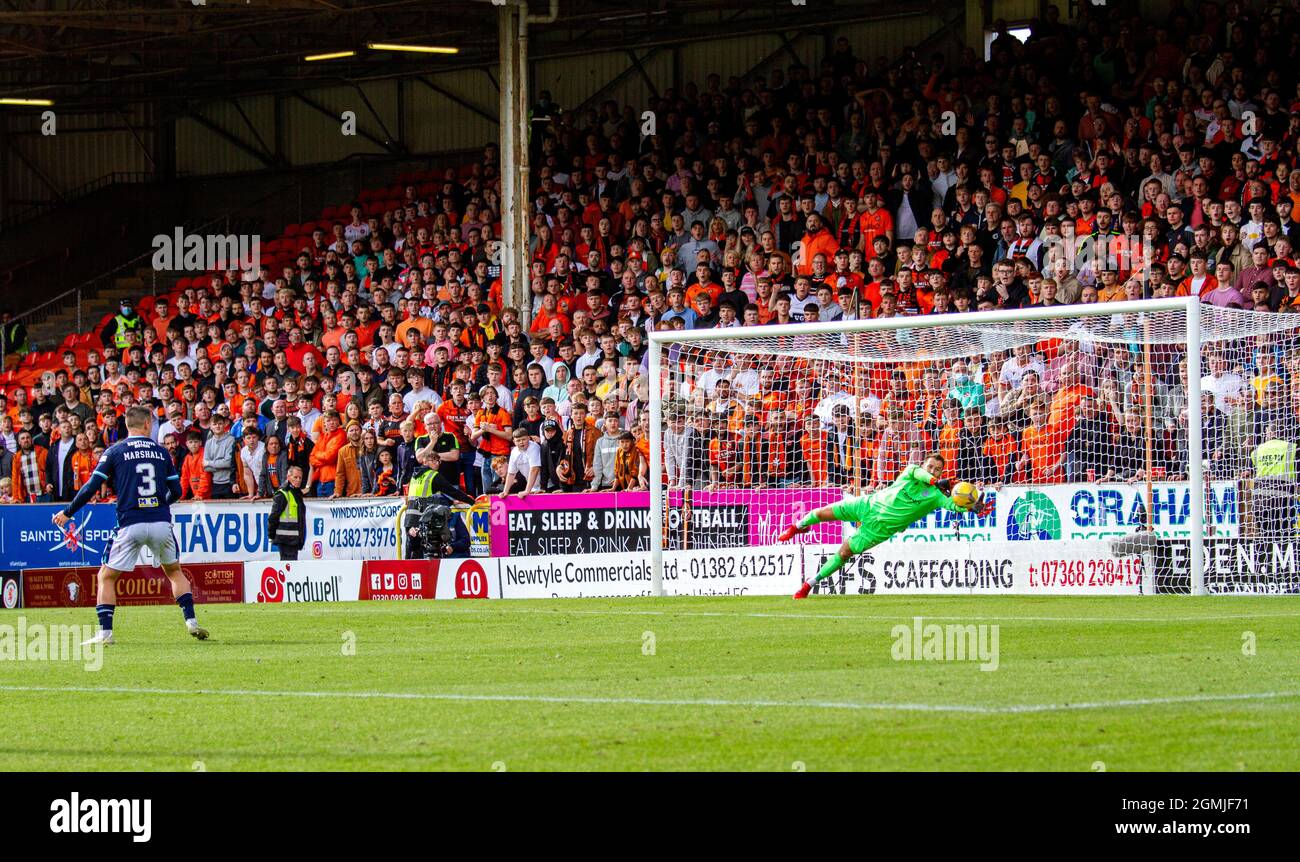 Dundee, Tayside, Écosse, Royaume-Uni.19 septembre 2021. Scottish Premiership: The Dundee Derby. Le Dundee United FC a accueilli le Dundee FC au parc Tannadice. Après une première moitié meurtrissure avec beaucoup de chances pour les deux parties Dundee United's Ian Harkes a ouvert le score avec le seul but de la 81e minute obtenant une victoire 1-0 contre leurs vieux rivaux Dundee FC. Crédit : Dundee Photographics/Alamy Live News Banque D'Images