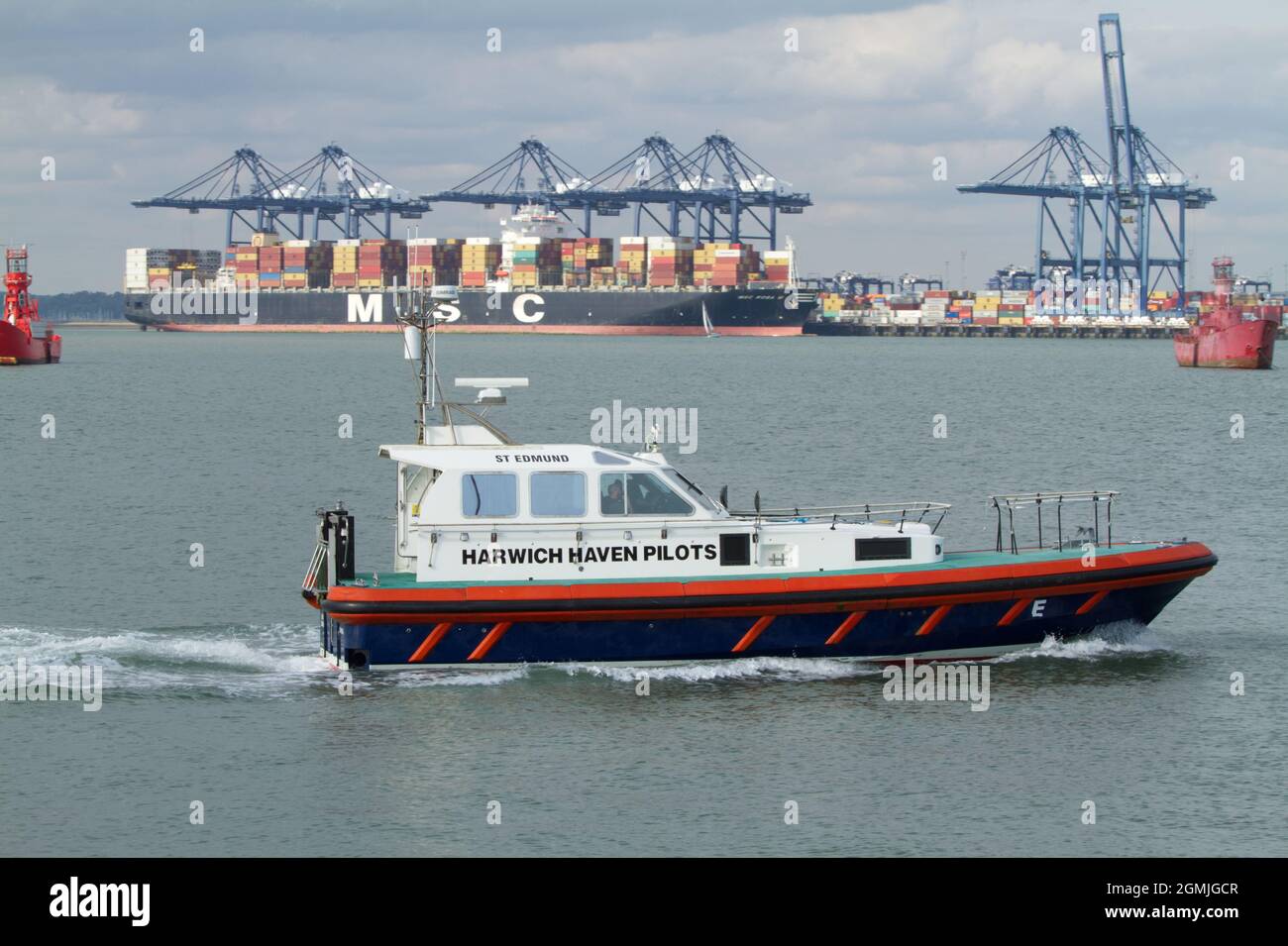 Le pilote de Harwich Haven 't Edmund' quitte le port de Harwich. Les pilotes guident les gros navires dans le port et en sortent Banque D'Images
