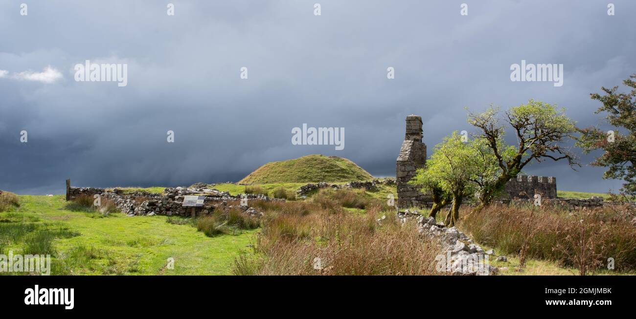 Site de Tomen y mur d'un fort romain à Snowdonia Banque D'Images