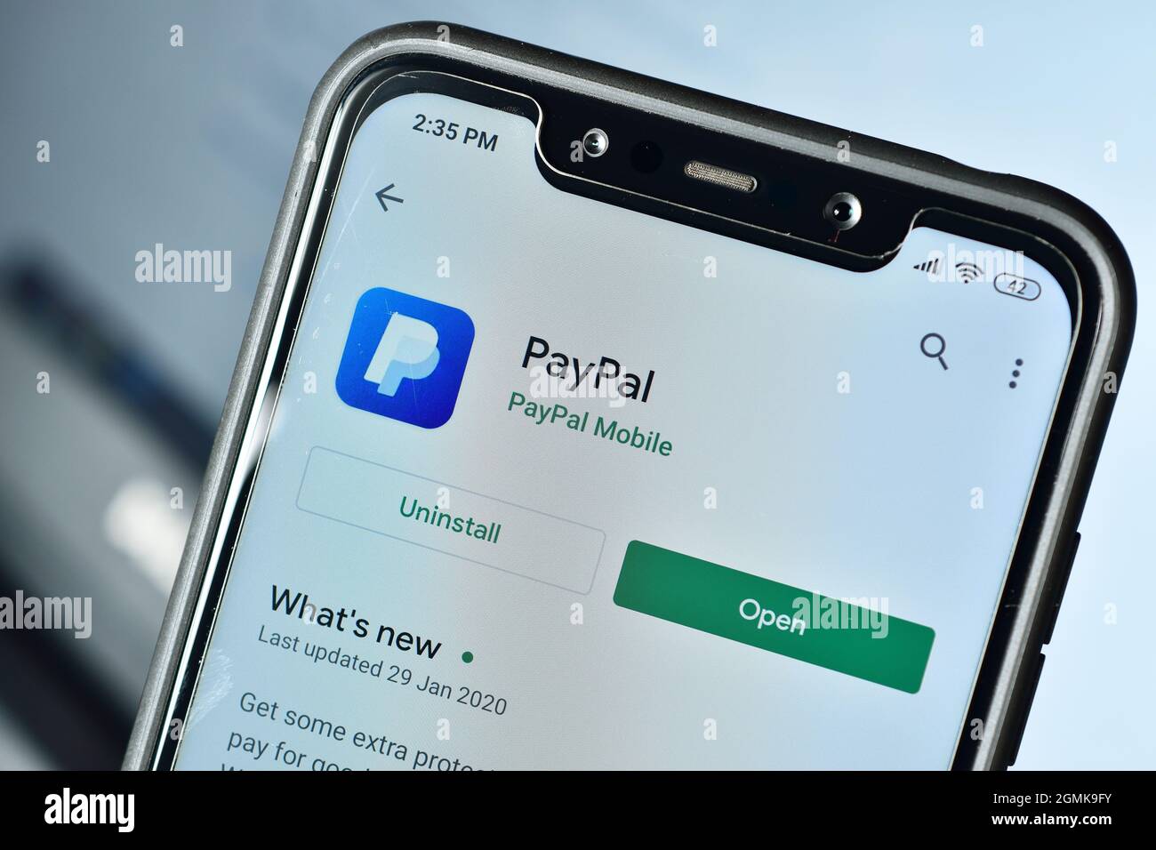 Application PayPal sur smartphone, PayPal est une plate-forme en ligne utilisée pour recevoir et payer de l'argent Banque D'Images