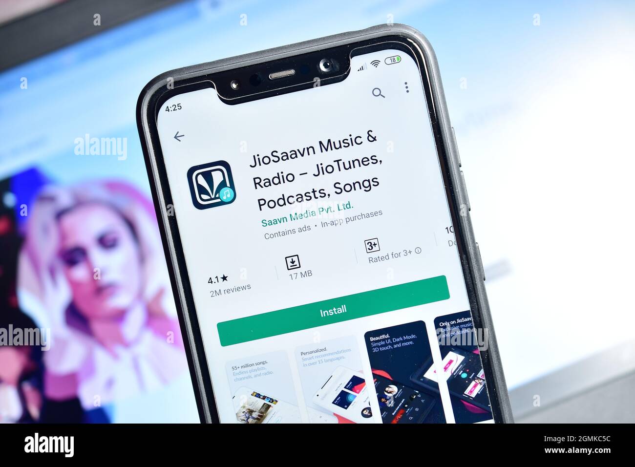 New Delhi, Inde - 10 février 2020 : Saavn est la plate-forme de diffusion de musique, application Jiosaavn sur smartphone Banque D'Images