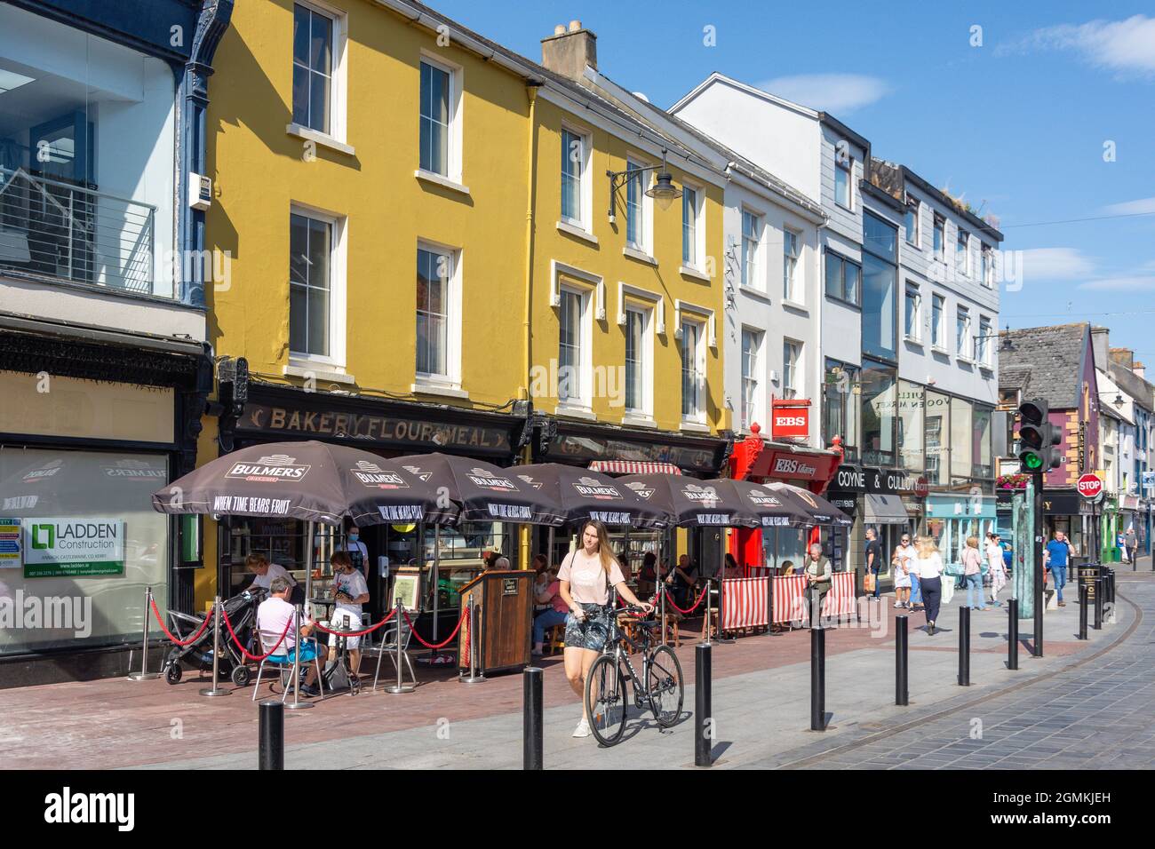 Main Street, Killarney (Cill Airne), Comté de Kerry, République d'Irlande Banque D'Images