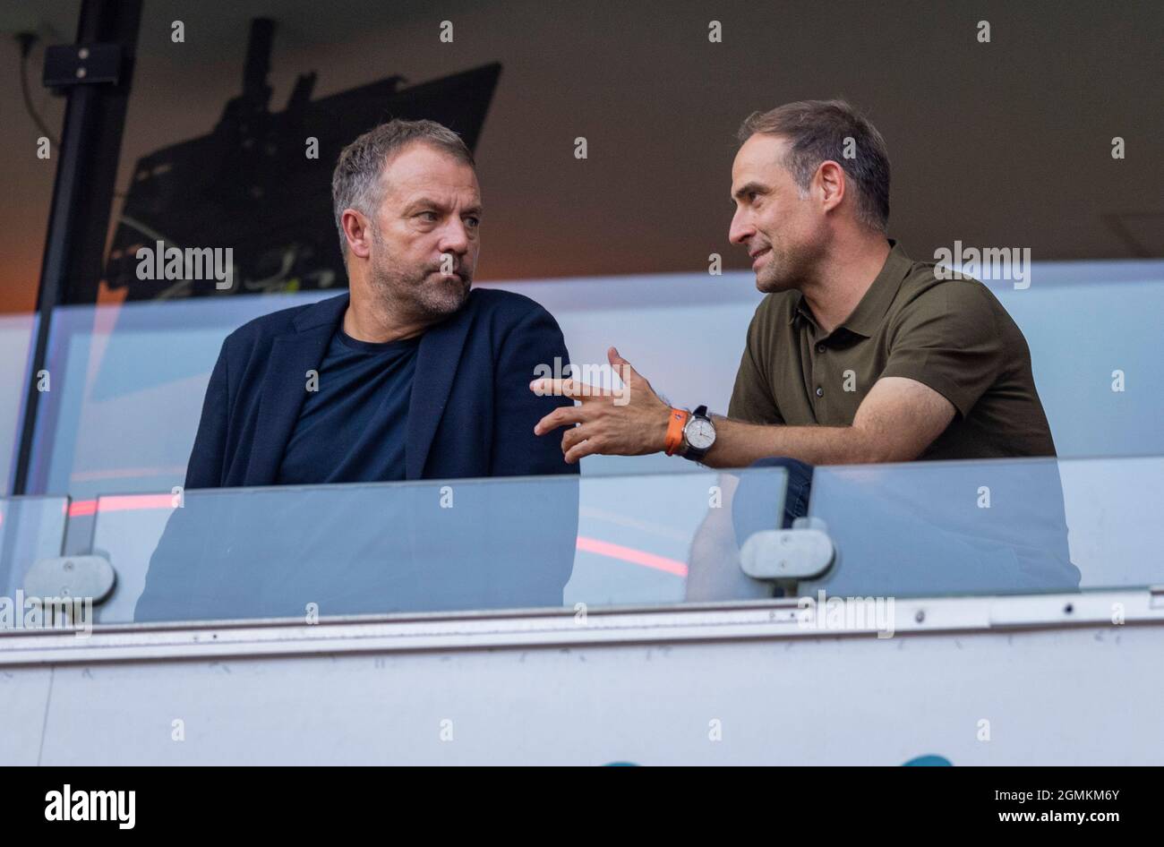 Formateur Hans-Dieter Hansi Flick (DFB) mit Oliver Mintzlaff (Geschäftsführer RB Leipzig) 1. FC Köln - RB Leipzig 18.09.2021, Fussball ; Bundesliga, Sai Banque D'Images