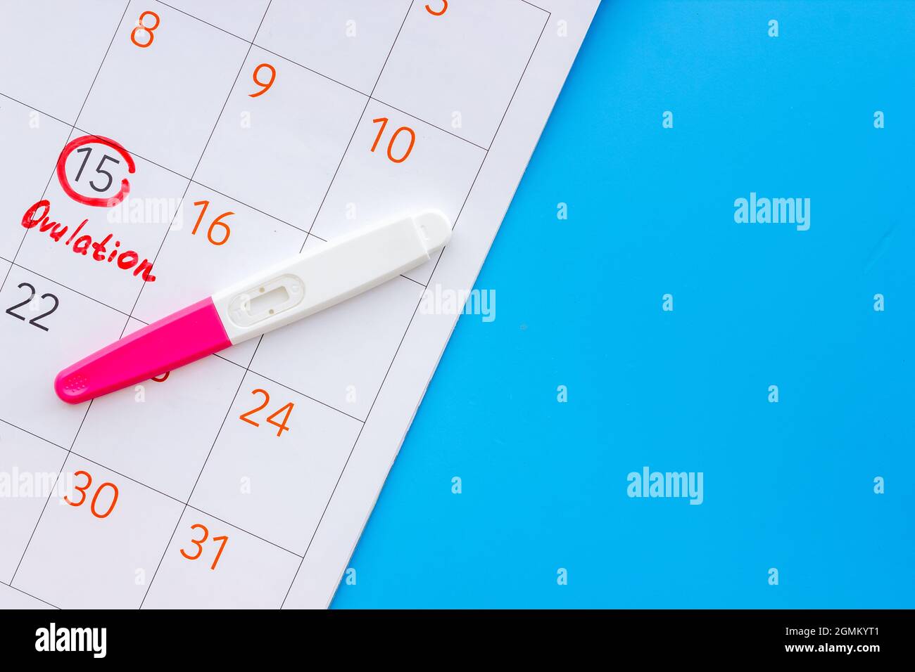 Repère du jour d'ovulation dans le calendrier avec test de l'ovulation à la  maison Photo Stock - Alamy