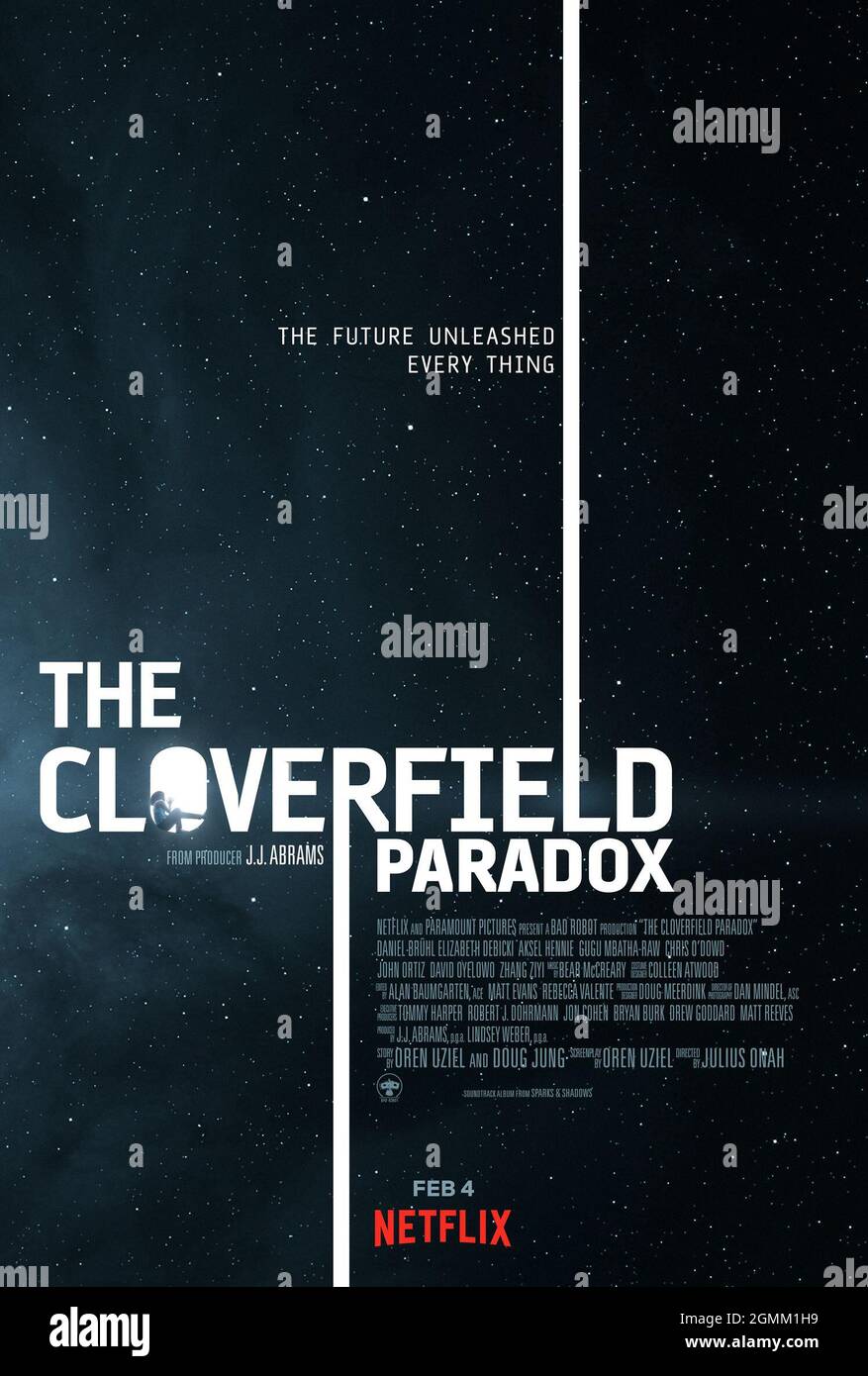 DATE DE SORTIE: 13 avril 2018 TITRE: The Cloverfield Paradox STUDIO: Netflix DIRECTEUR: Julius Onah PLOT: Orbitant une planète au bord de la guerre, les scientifiques testent un dispositif pour résoudre une crise énergétique, et finissent face à face avec une sombre réalité alternative. AVEC: Gugu Mbatha-Raw, David Oyelowo, Daniel Bruhl. (Image de crédit : © Netflix/Entertainment Pictures) Banque D'Images