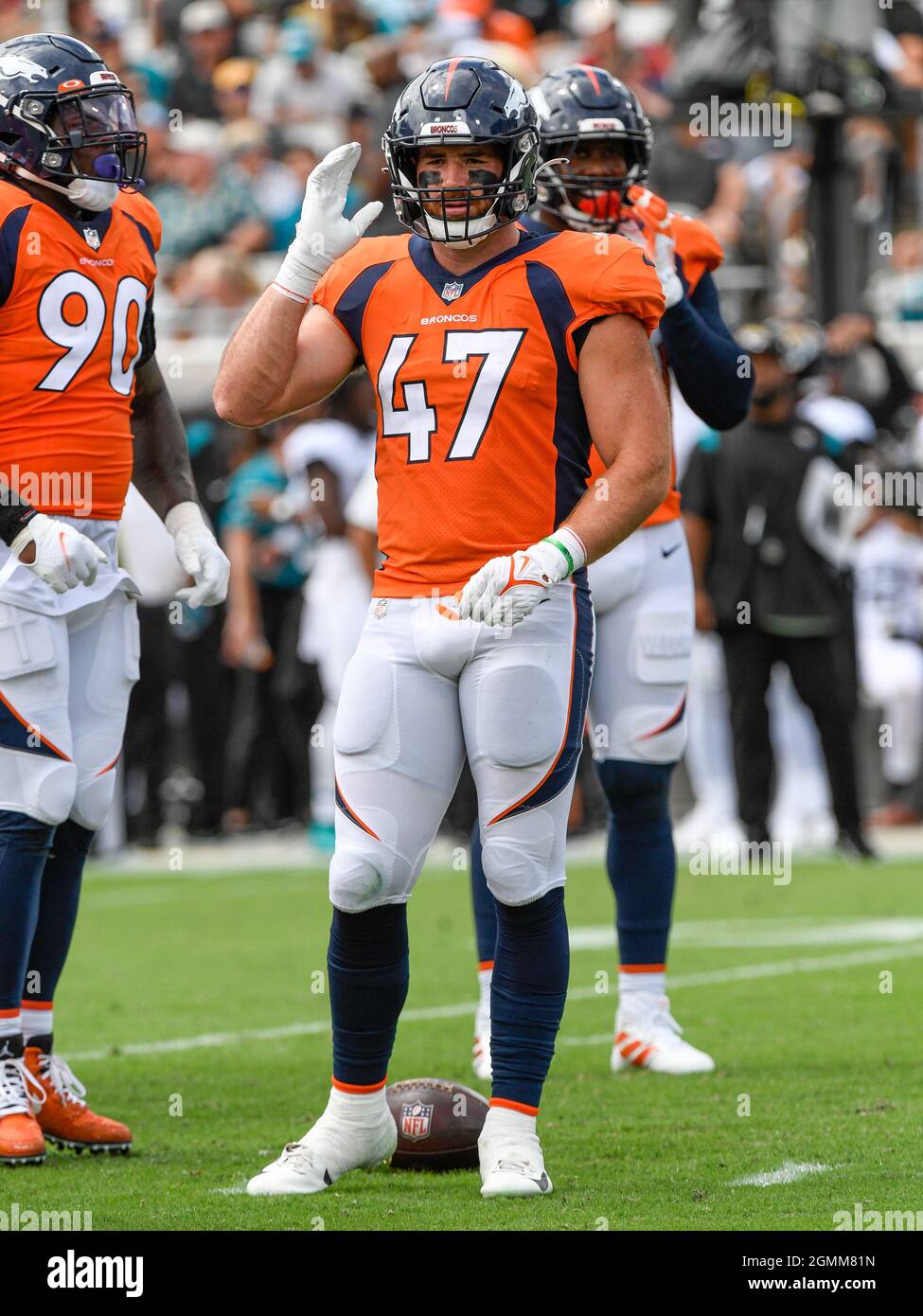 Jacksonville, Floride, États-Unis. 19 septembre 2021. Denver Broncos linebacker Josey Jewell (47) pendant la première moitié du match de football de la NFL entre les DenverBroncos et les Jacksonville Jaguars au TIAA Bank Field à Jacksonville, Floride. Roméo T Guzman/CSM/Alamy Live News Banque D'Images