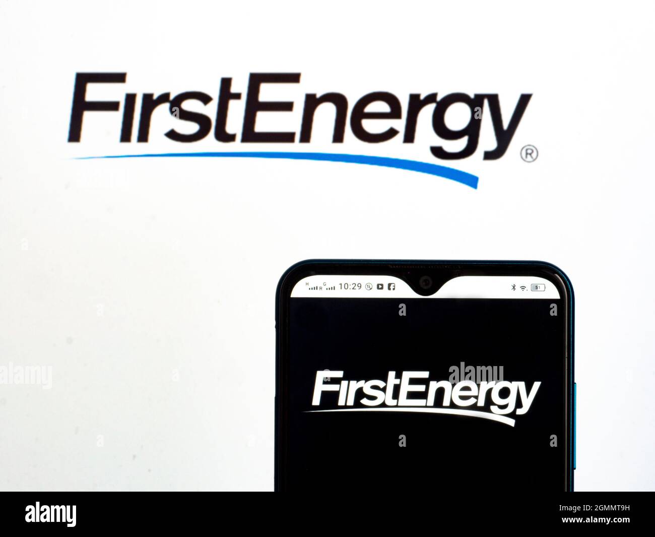 Sur cette photo, le logo FirstEnergy Corp est affiché sur un smartphone Banque D'Images