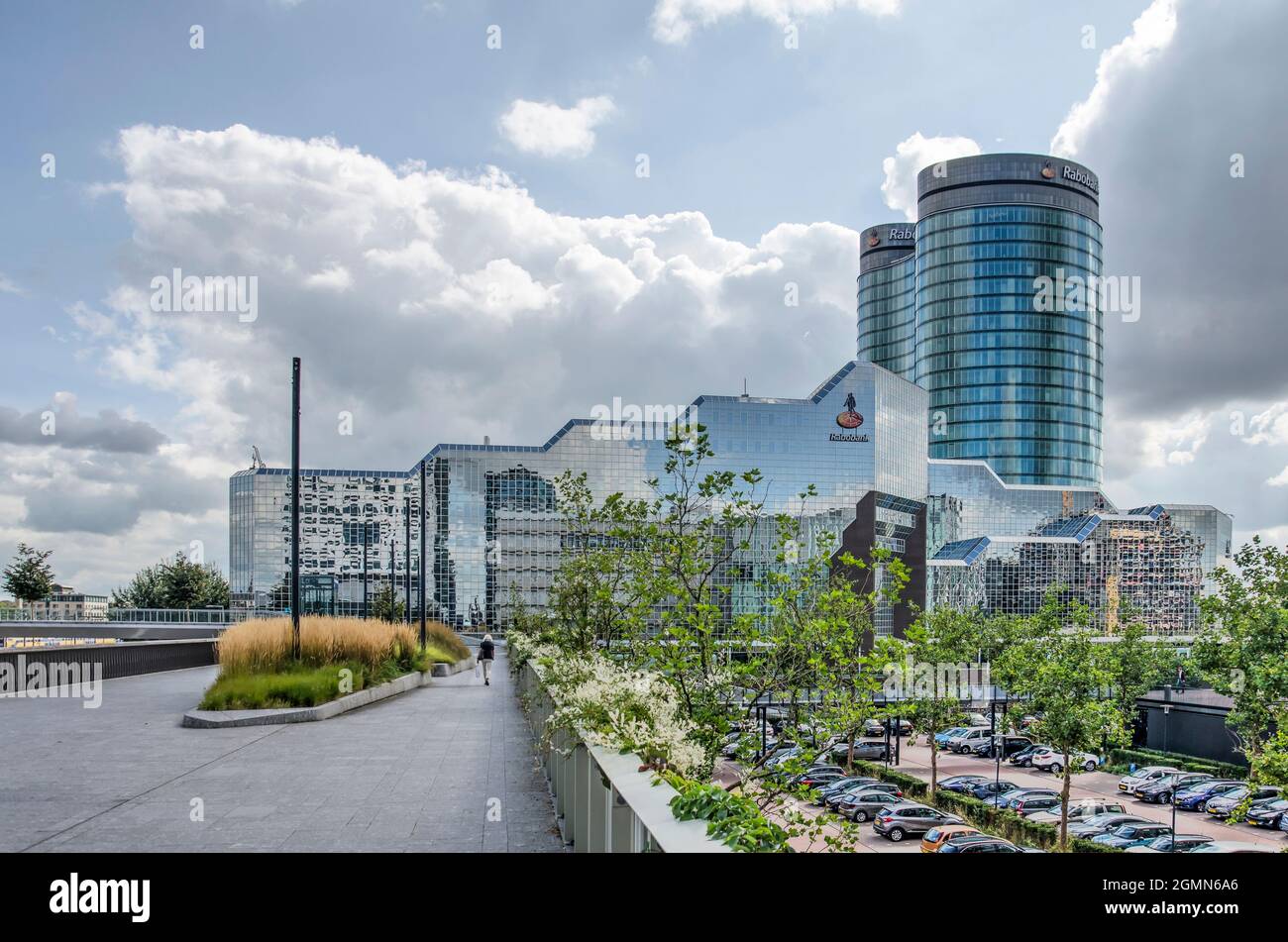 Utrecht, pays-Bas, Spetember 16, 2021: La cascade de verre et les tours jumelles du siège de Rabobank Banque D'Images