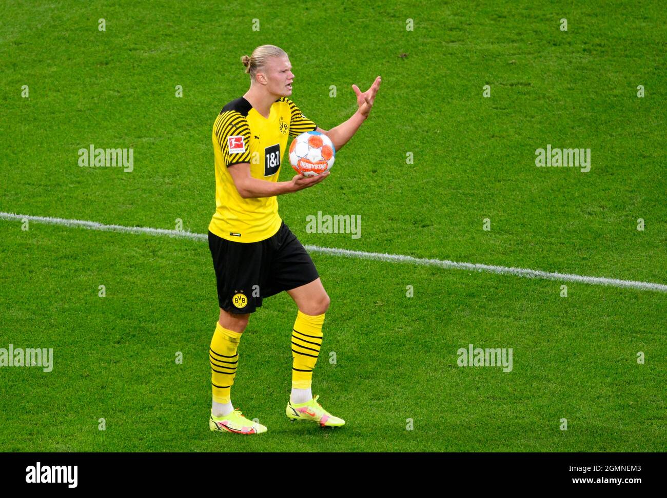 Signal Iduna Park Dortmund Allemagne, 19.9.2021 Bundesliga saison 2021/22, match jour 5, Borussia Dortmund (BVB) vs FC Union Berlin (FCU) — Erling Haaland (BVB) les RÈGLEMENTS DFL INTERDISENT TOUTE UTILISATION DE PHOTOGRAPHIES COMME SÉQUENCES D'IMAGES ET/OU QUASI-VIDÉO Banque D'Images