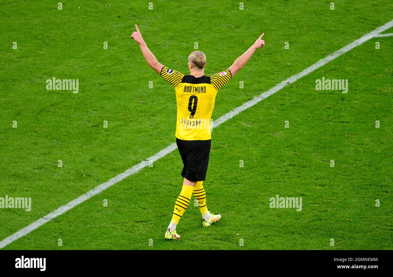 Signal Iduna Park Dortmund Allemagne, 19.9.2021 Bundesliga saison 2021/22, match jour 5, Borussia Dortmund (BVB) vs FC Union Berlin (FCU) — Erling Haaland (BVB) les RÈGLEMENTS DFL INTERDISENT TOUTE UTILISATION DE PHOTOGRAPHIES COMME SÉQUENCES D'IMAGES ET/OU QUASI-VIDÉO Banque D'Images