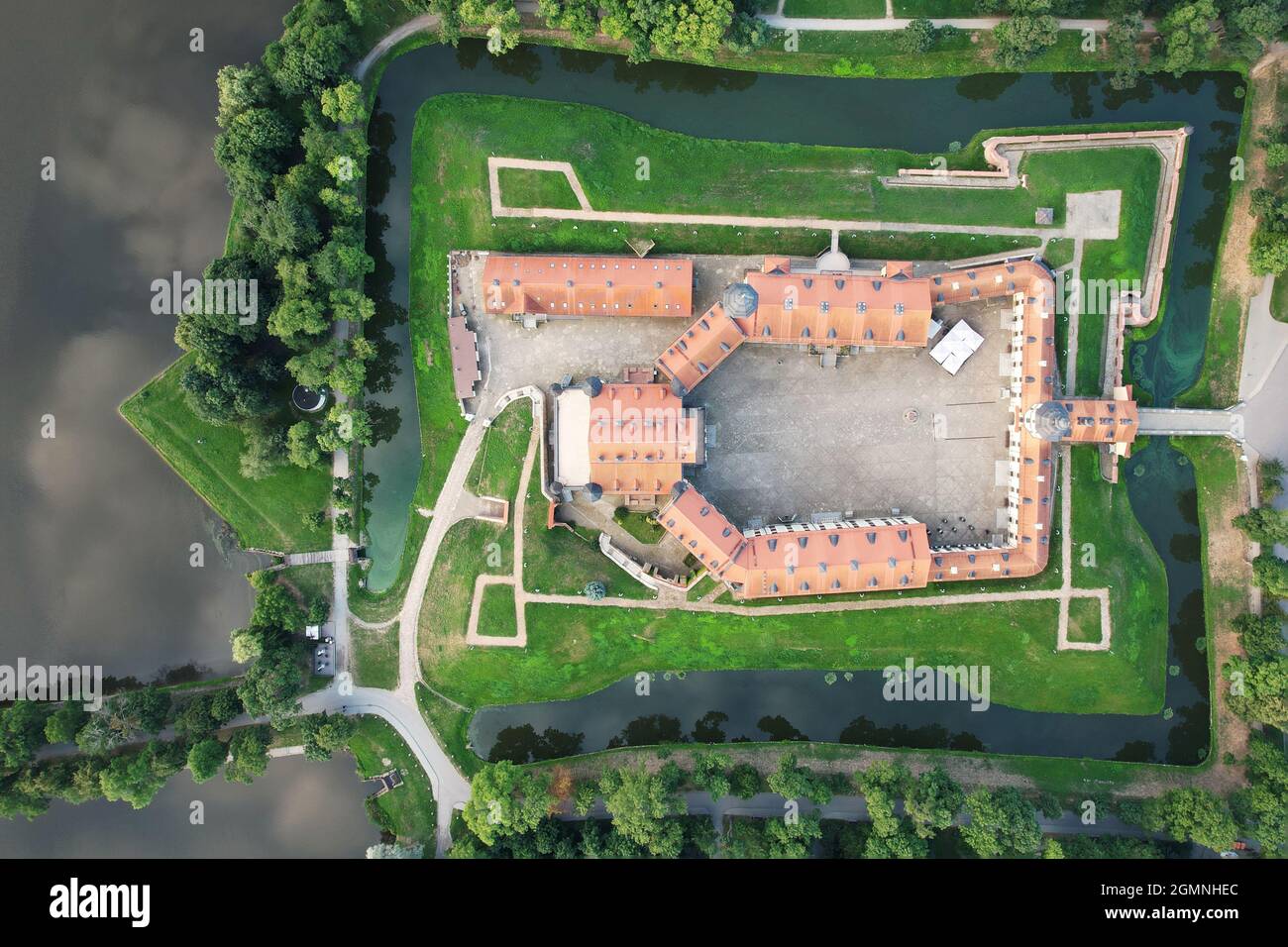 Château de Nesvizh en Biélorussie vue aérienne de dessus de drone Banque D'Images