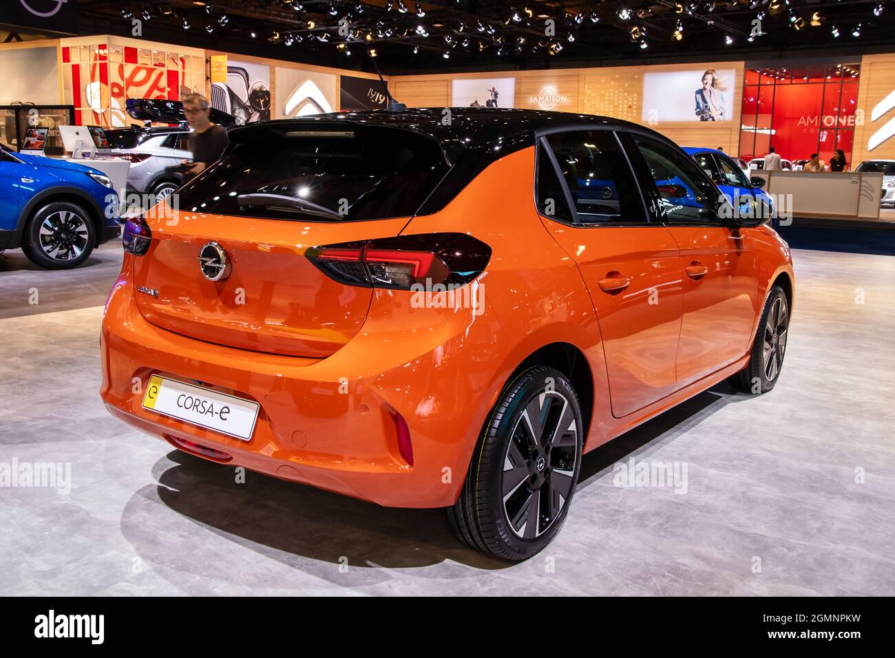 Opel Corsa-e nouveau modèle de voiture électrique présenté au salon automobile Autosalon 2020. Bruxelles, Belgique - 9 janvier 2020. Banque D'Images
