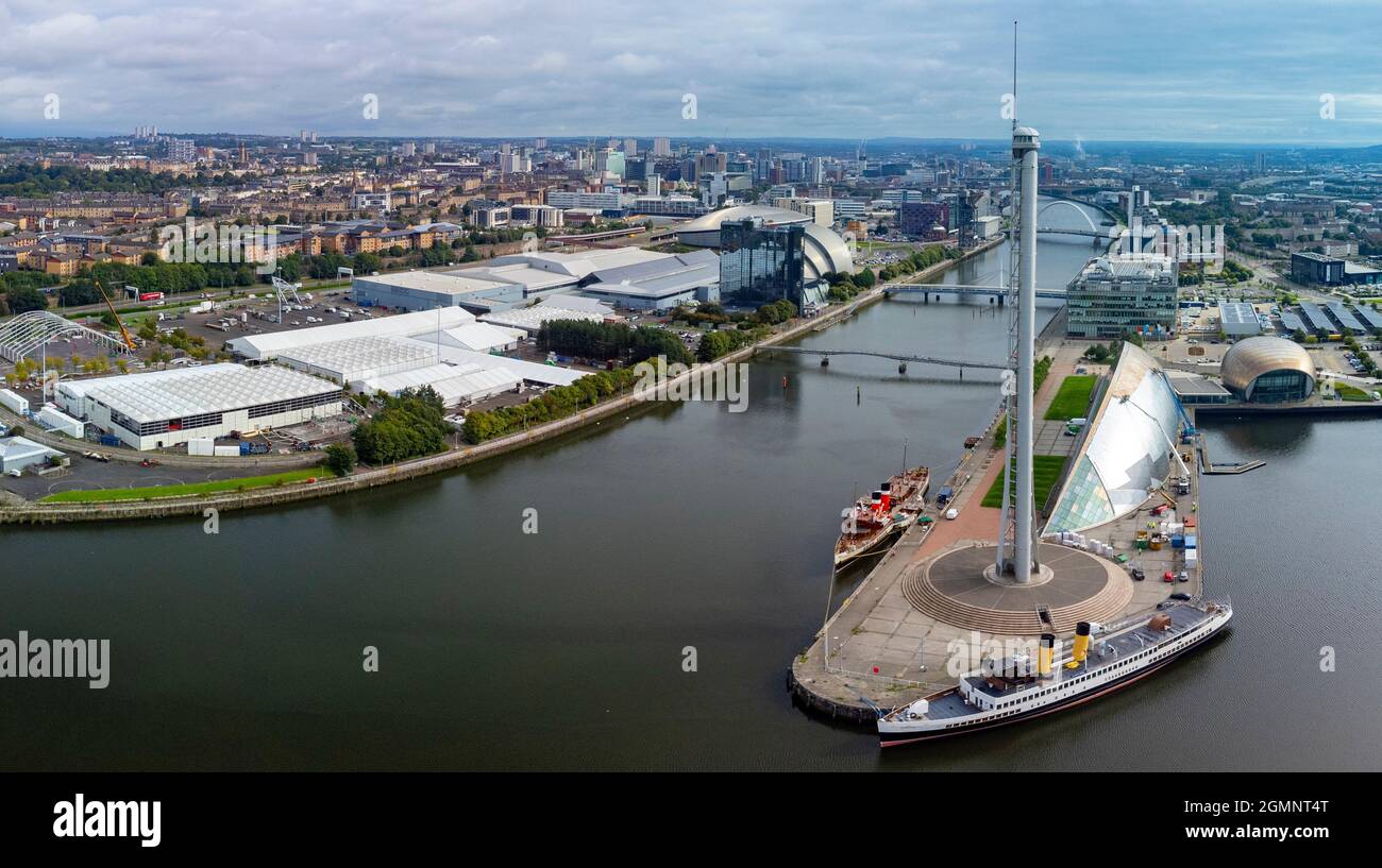 Glasgow, Écosse, Royaume-Uni. 20 septembre 2021. Vues aériennes du site de la conférence et du sommet internationaux COP26 sur les changements climatiques qui se tiendra à Glasgow en novembre 2021. Le site se trouve à côté de la rivière Clyde, sur le campus de l'événement écossais, et de grandes structures temporaires sont érigées pour abriter les dizaines de milliers de délégués, les chefs d'État et les journalistes qui assisteront à l'événement de deux semaines. Iain Masterton/Alay Live News. Banque D'Images