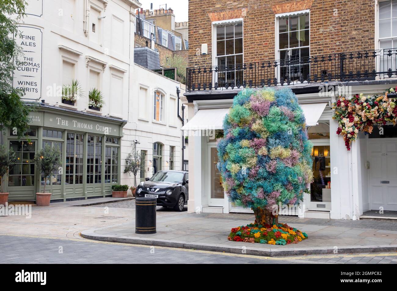 Londres, le 20 septembre 2021: Streets of Chelsea Get décoré avec des expositions florales pour l'anual Chelsea in Bloom Banque D'Images