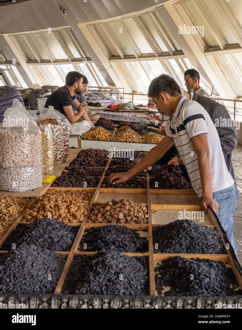 Cale de noix et de raisins secs, Chorsu Bazaar, Tachkent, Ouzbékistan Banque D'Images