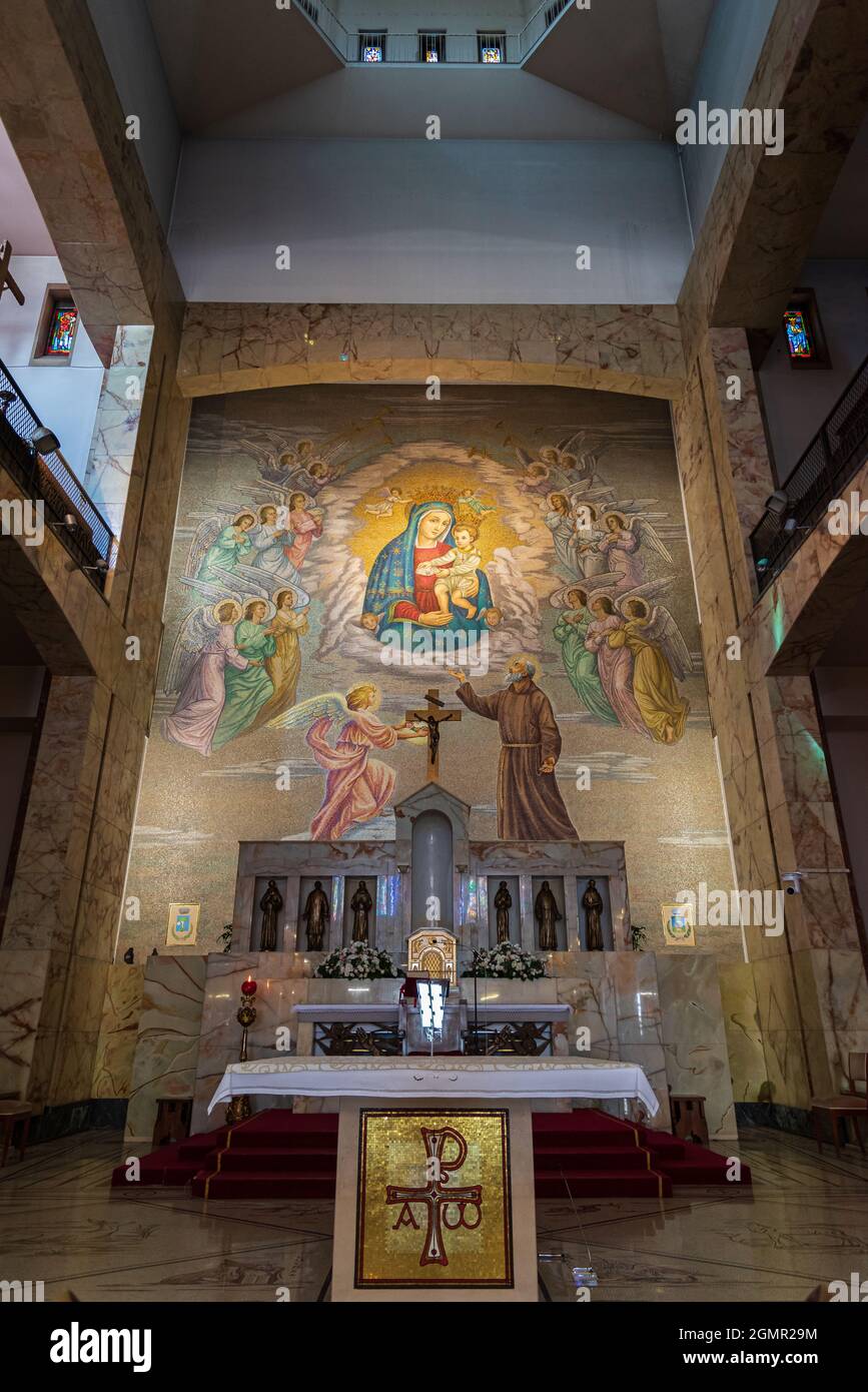 L'église de Santa Maria delle Grazie avec le couvent adjacent est universellement connu pour être l'endroit où Padre Pio de Pietrelcina a vécu, commencer Banque D'Images