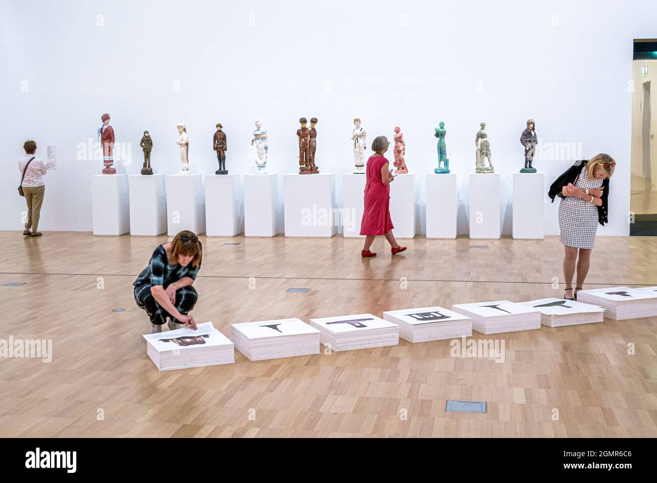 Melbourne Australie, Southbank St. Kilda Road, National Gallery of Victoria, musée d'art exposition collection sculptures femme femelle Banque D'Images