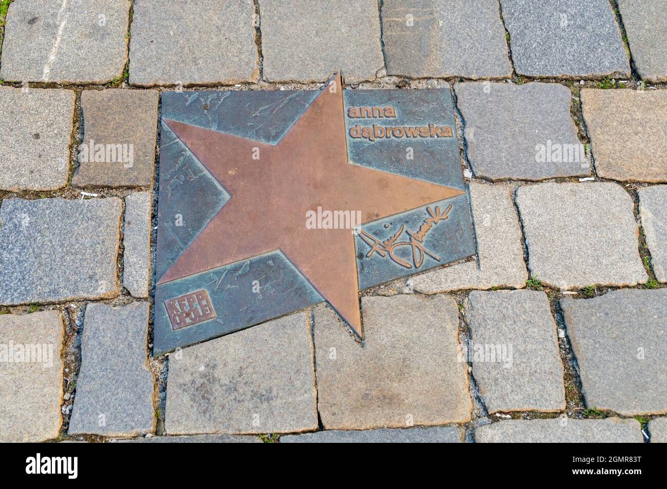 Opole, Pologne - 4 juin 2021: La star d'Anna Dabrowska au Walk of Fame d'Opole connu sous le nom d'Aleja Gwiazd Festiwalu Polskiej piosenki. Anna Monika Ania Dabr Banque D'Images