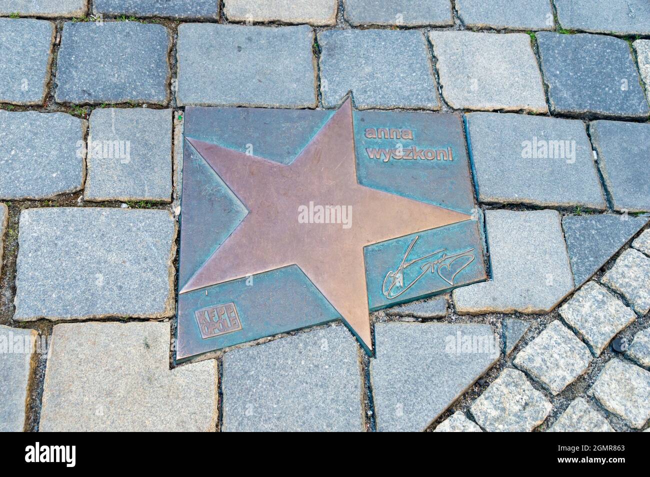 Opole, Pologne - 4 juin 2021 : la star d'Anna Wyszkoni au Walk of Fame d'Opole, connu sous le nom d'Aleja Gwiazd Festiwalu Polskiej piosenki. Anna Maria Wyszkoni est Banque D'Images