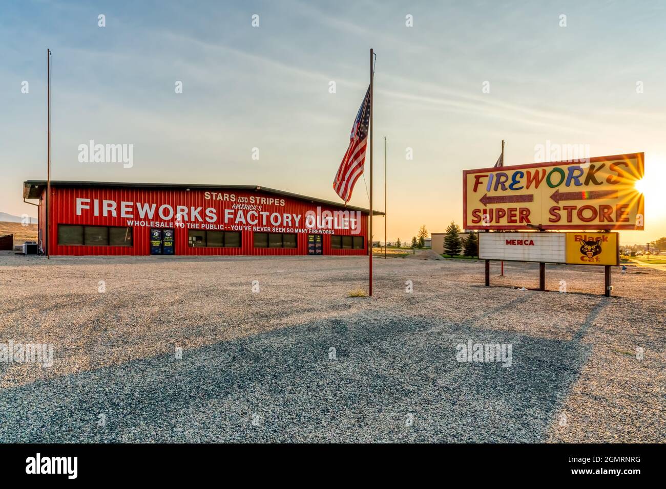 CODY, Wyoming - AOÛT 2021 : le Fireworks Factory Outlet, un détaillant de pièces pyrotechniques situé à Cody, Wyoming. Banque D'Images