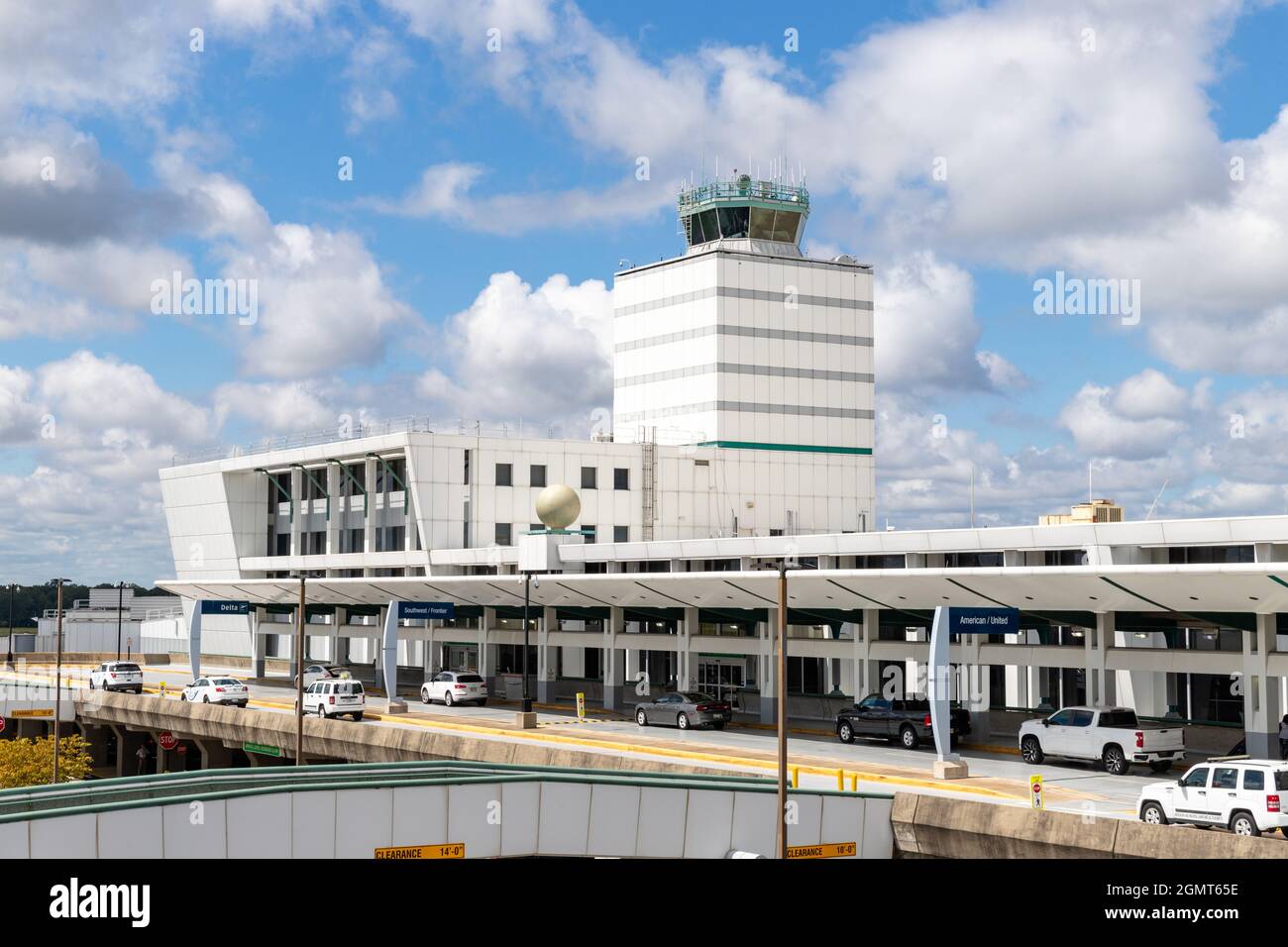 Jackson, MS - 19 septembre 2021 : aéroport international Jackson Medgar Wiley Evers Banque D'Images