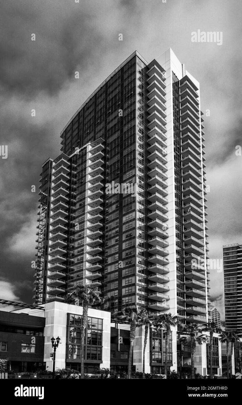 Le complexe de condominiums Bayside by Bosa offre une vue sur la baie et un style de vie cosmopolite dans le quartier de Columbia, sur la Pacific Highway à San Diego, en Californie Banque D'Images