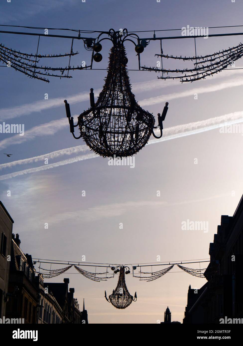 Oxford, Angleterre - 11 décembre 2018 Cornmarket Street est un centre commercial majeur d'Oxford depuis plus de 1000 ans. Son nom provient d'un maïs Banque D'Images