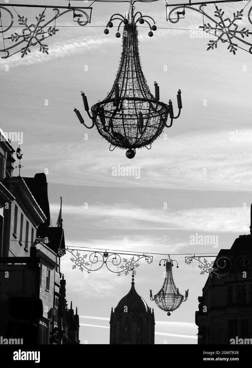 Oxford, Angleterre - 11 décembre 2018 Cornmarket Street est un centre commercial majeur d'Oxford depuis plus de 1000 ans. Son nom provient d'un maïs Banque D'Images