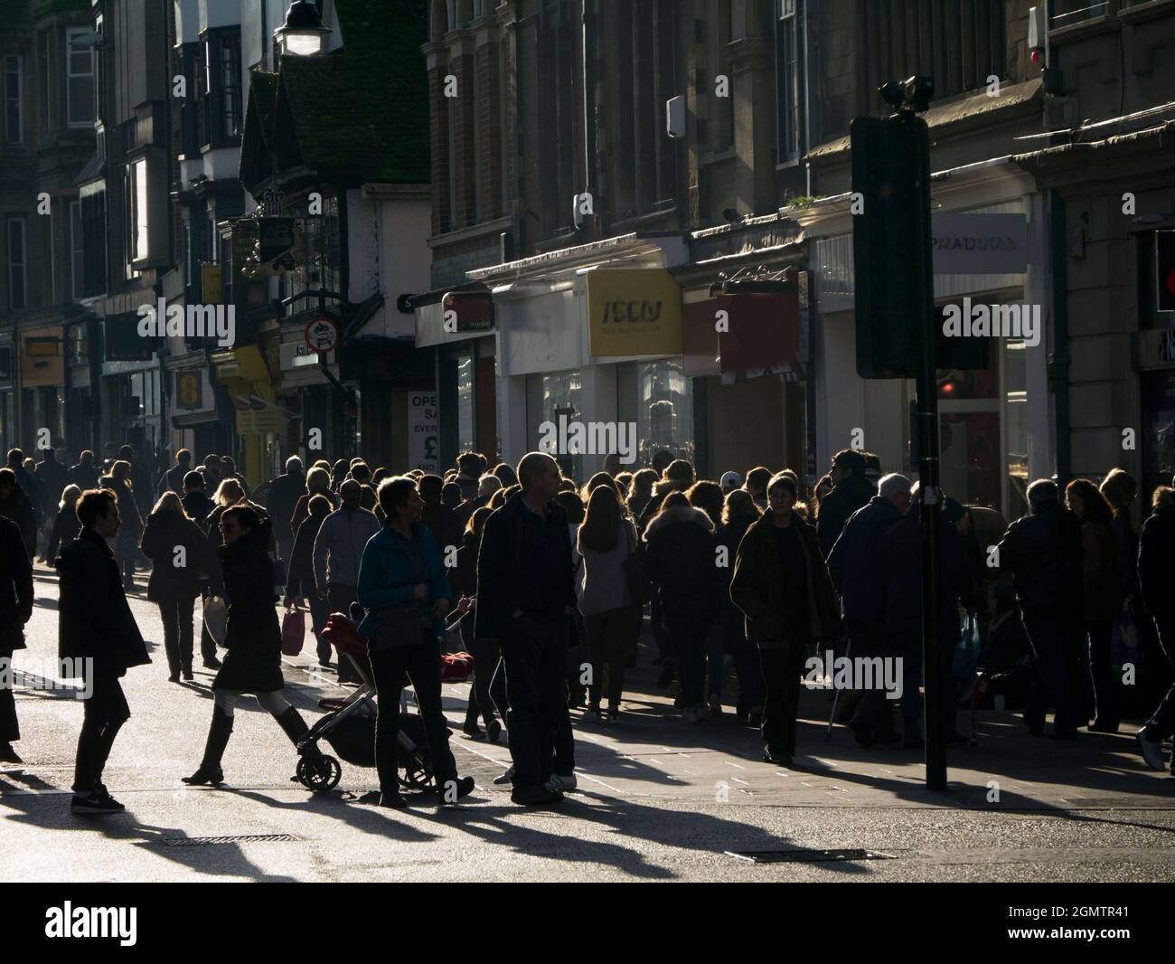 PARTIE DE LA SÉQUENCE X, COMPOSITION DIFFÉRENTE Cornmarket Street est un important centre commercial d'Oxford depuis plus de 1000 ans. Son nom provient de Banque D'Images