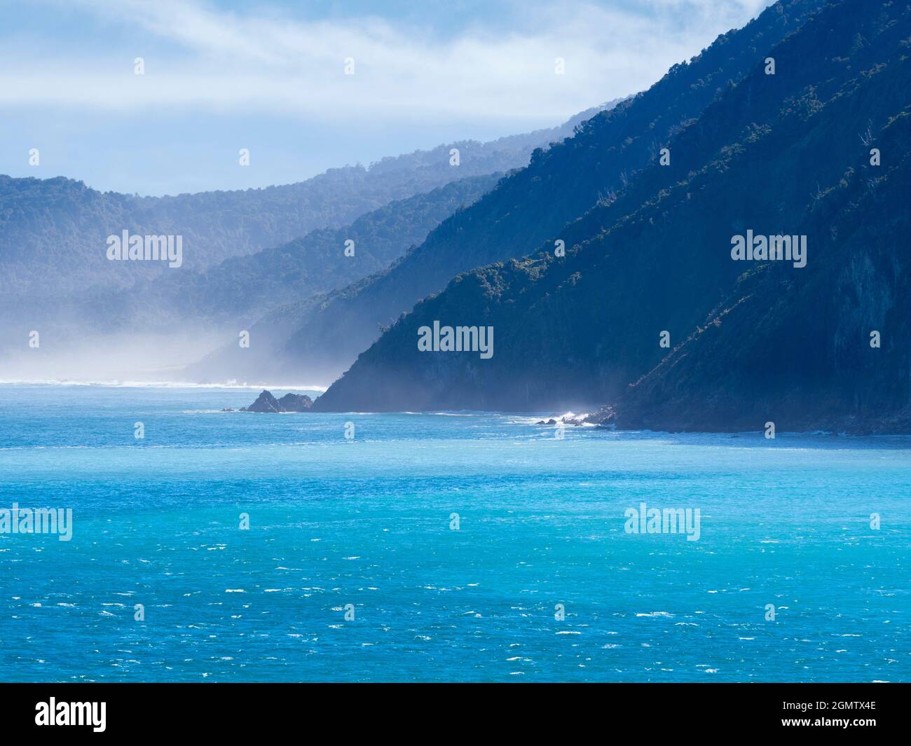 Fiordland, Nouvelle-Zélande - 25 février 2019; Doubtful Sound est un magnifique fjord du Fiordland, nommé de manière appropriée, situé à l'ouest de la Nouvelle-Zélande Banque D'Images