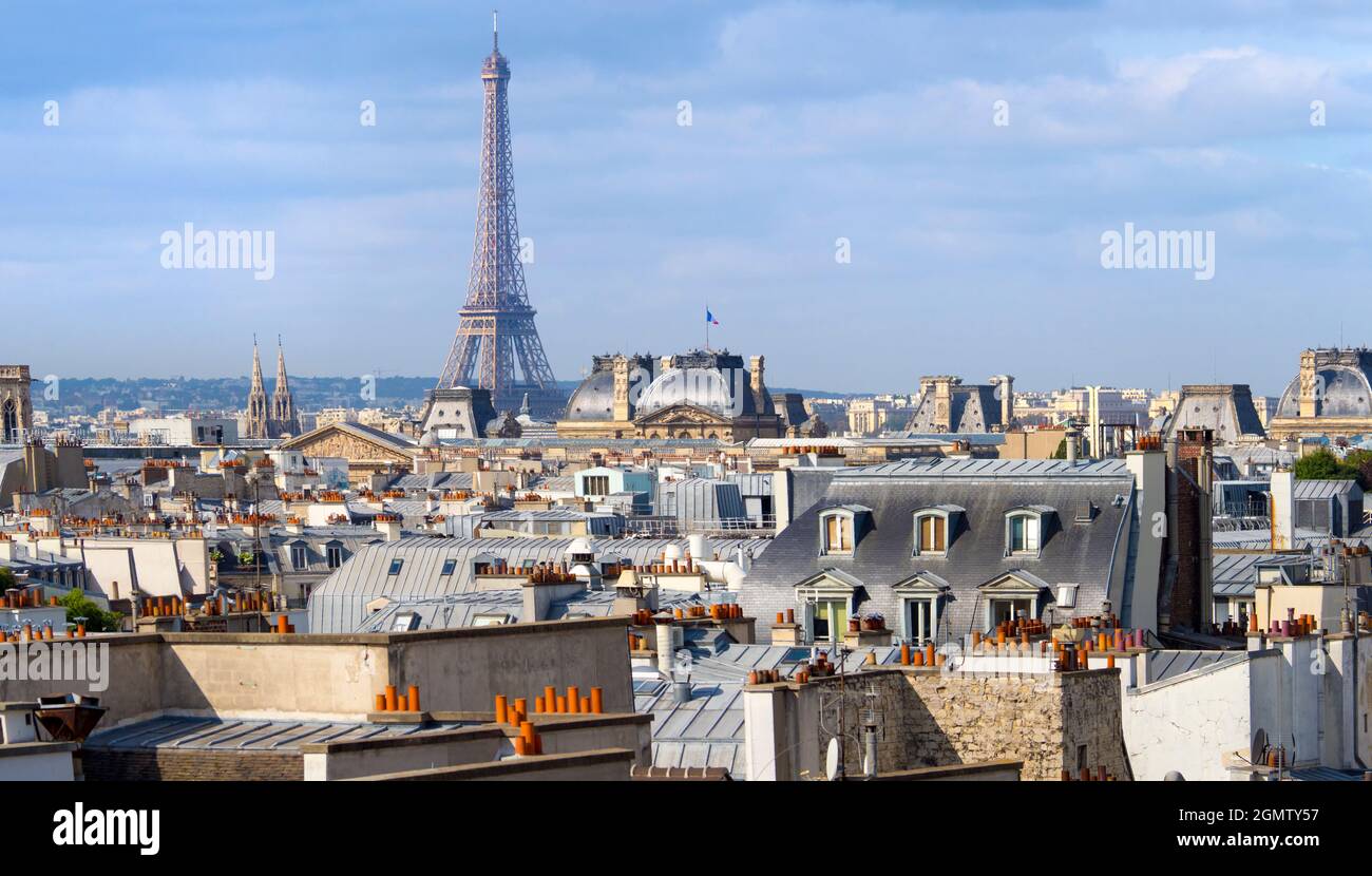 Paris, France - le 20 septembre 2018 les merveilleux gratte-ciel de Paris ne déçoit jamais. Ici, nous voyons un point de vue élevé du Sud-Ouest depuis le Beaubourg Banque D'Images