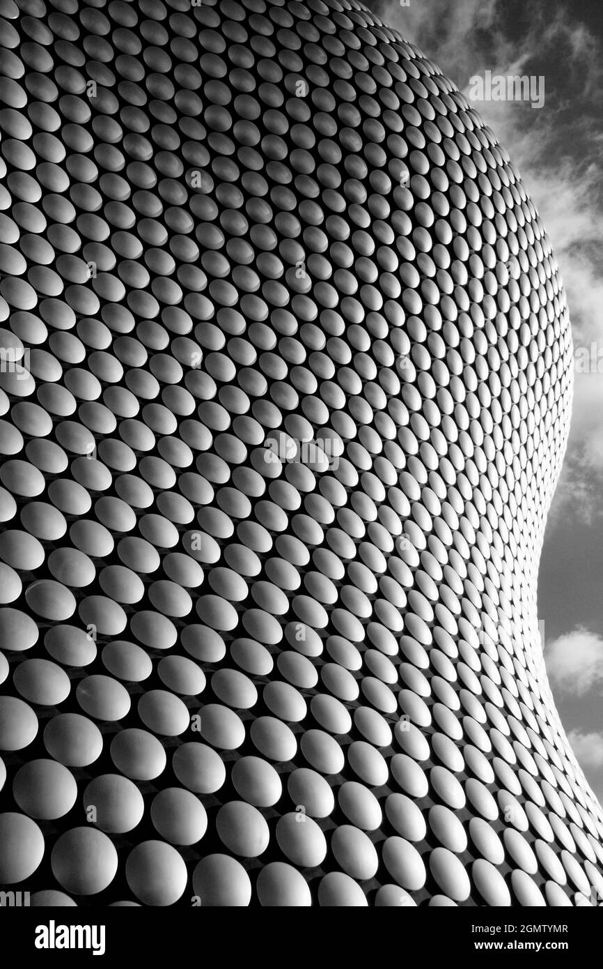 Birmingham, Royaume-Uni - 1 mars 2008 en me regardant comme une soucoupe volante à terre, le bâtiment ultra-moderne Selfridges de Birmingham est devenu un instant l Banque D'Images